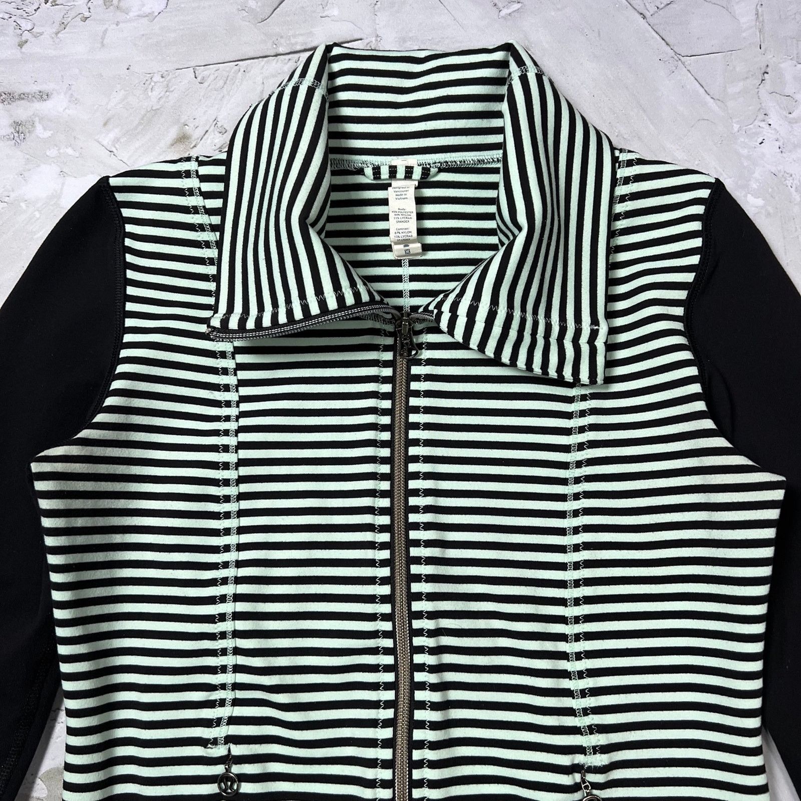 Lululemon Lululemon Daily Yoga Jacket Mint Black Stripe LUON Size 4 Size S / US 4 / IT 40 - 10 Thumbnail