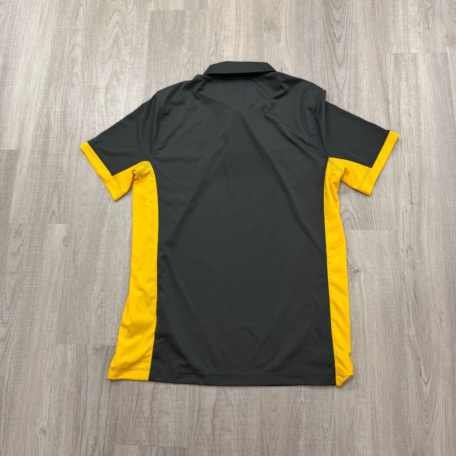 Nike Nike Michigan Wolverines Polo Shirt Mens Medium Gray Yellow Size US M / EU 48-50 / 2 - 6 Thumbnail