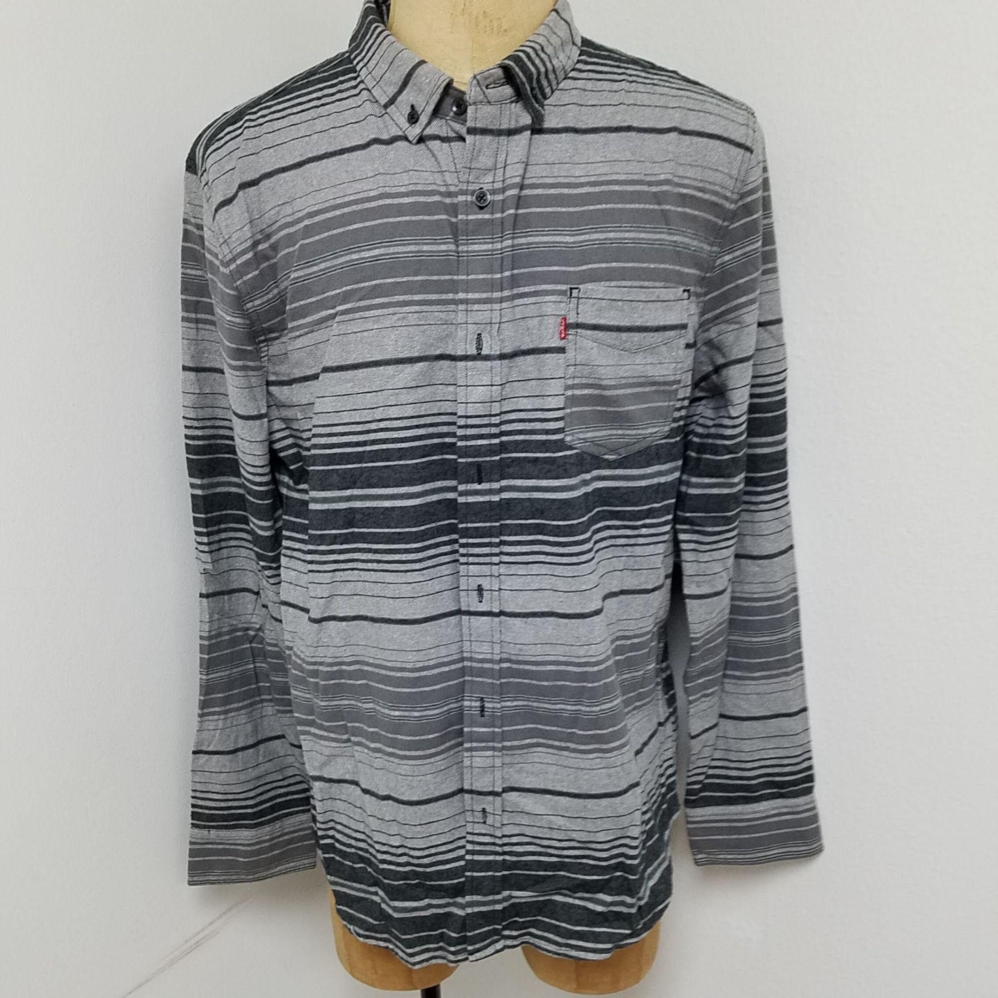 Levi's Levi's Men's Plaid Shirt. XL Size US XL / EU 56 / 4 - 1 Thumbnail