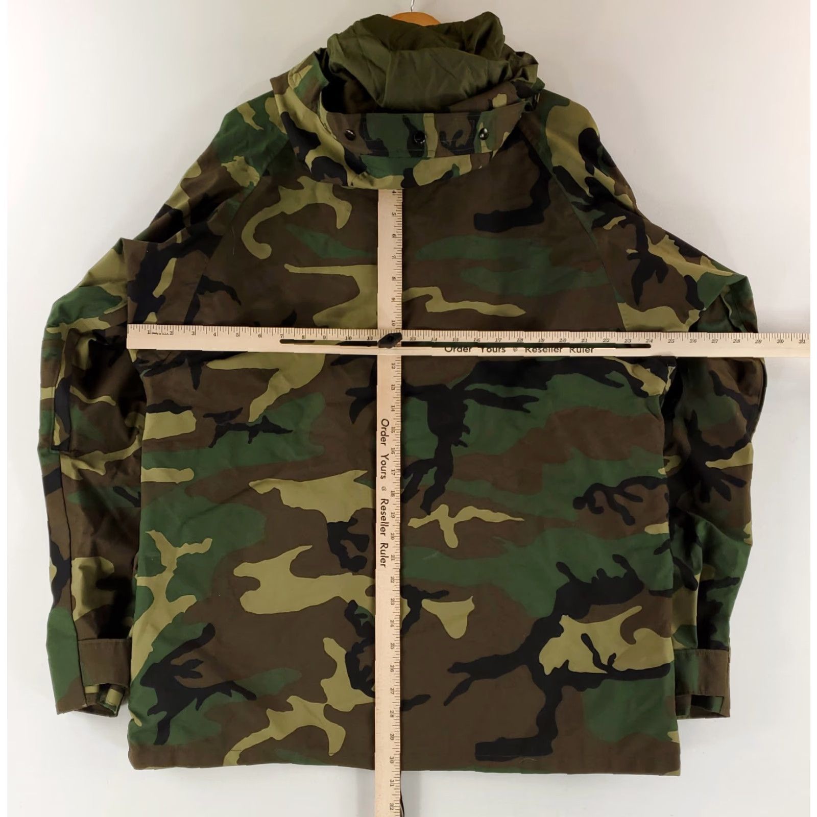Vintage **US Army Parka Hooded Cold Weather Mens L Woodland Camo Nylon** User: US Army Parka Hooded Cold Weather Mens L Woodland Camo Nylon Size US L / EU 52-54 / 3 - 6 Thumbnail