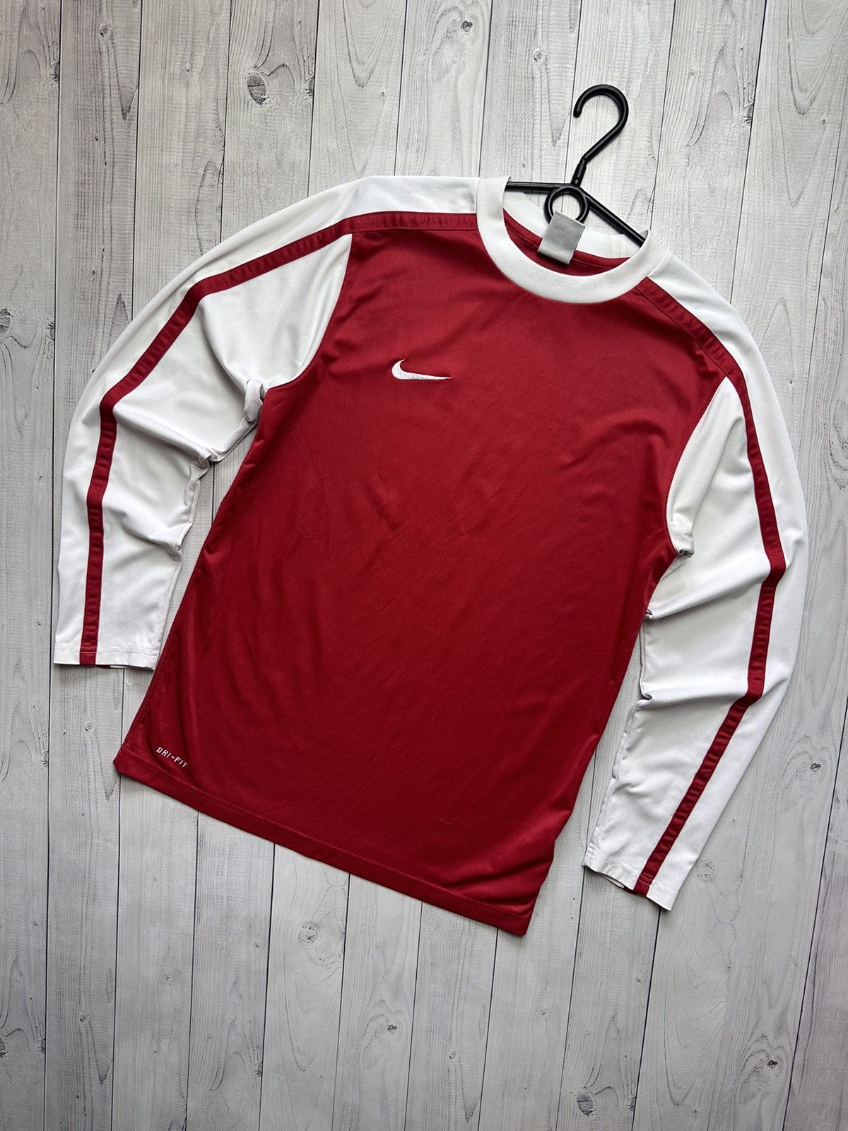 Vintage Vintage Nike soccer jersey red long sleeve size S Size US S / EU 44-46 / 1 - 1 Thumbnail