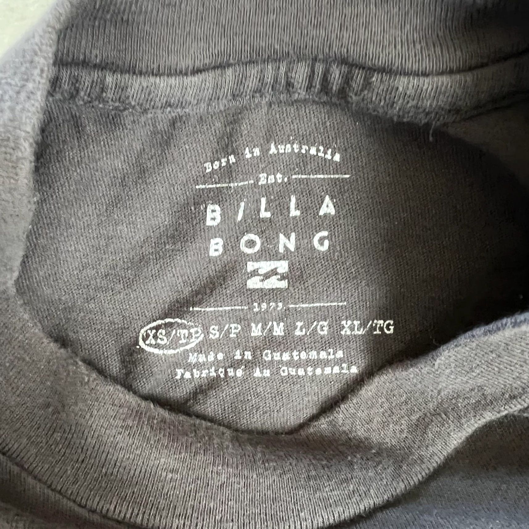 Billabong **Psychedelic Love Billabong Womens XS Cropped Long Sleeve T-Shirt** User: **Psychedelic Love Billabong Womens XS Cropped Long Sleeve T-Shirt** Size XS / US 0-2 / IT 36-38 - 5 Thumbnail
