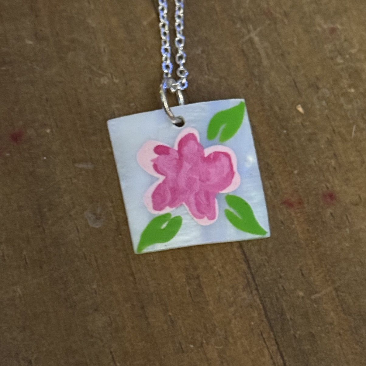 Other Silver tone painted shell pendant necklace Size ONE SIZE - 3 Thumbnail