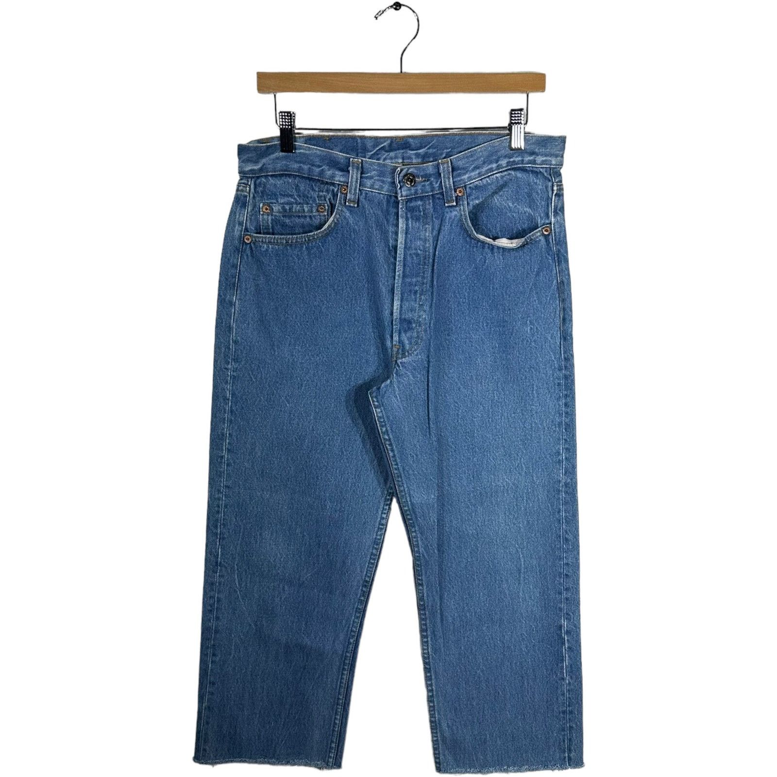 Vintage Vintage Levi's 501 Distressed Jeans Size US 34 / EU 50 - 1 Thumbnail