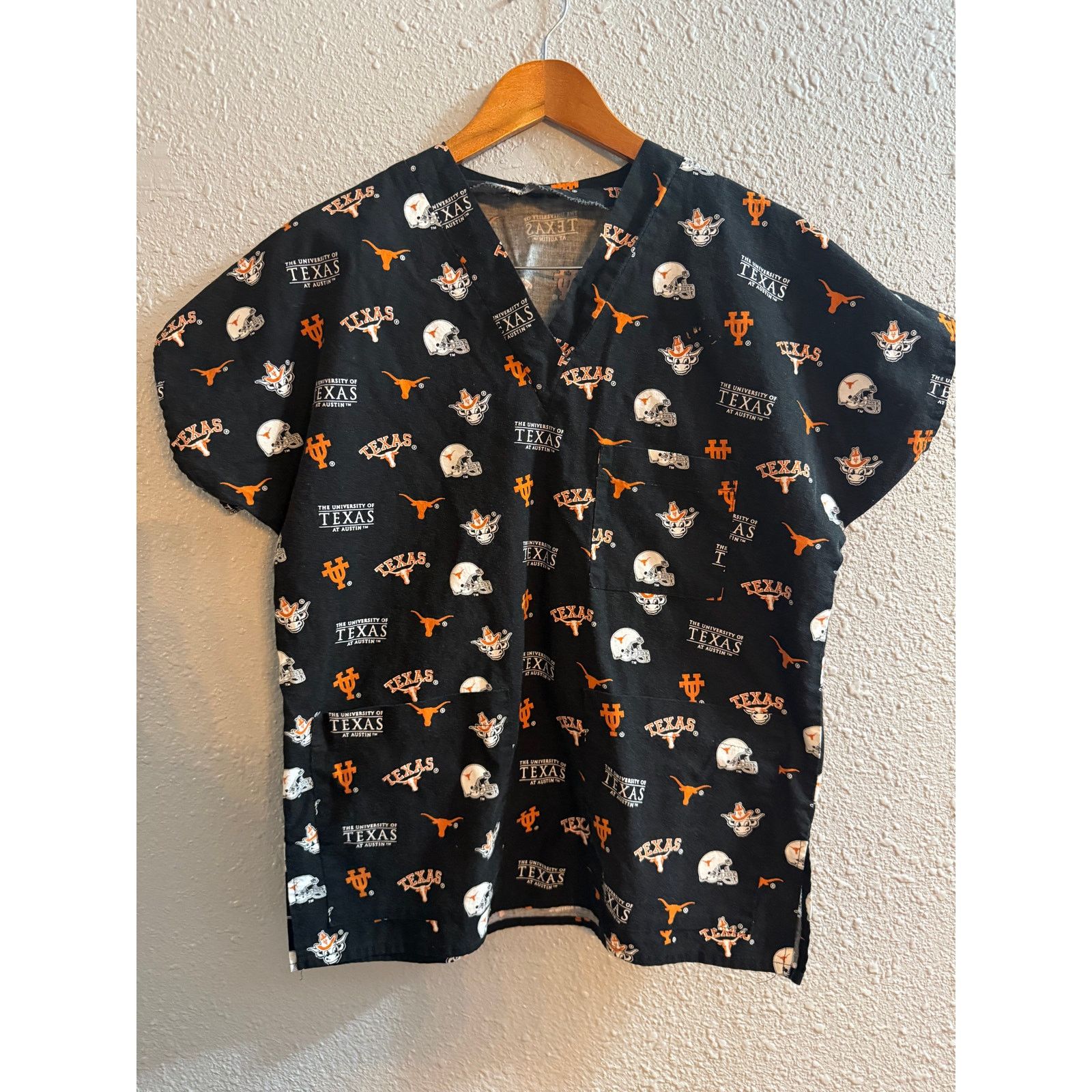 Other University of Texas Longhorns Scrub Top Size M / US 6-8 / IT 42-44 - 1 Thumbnail