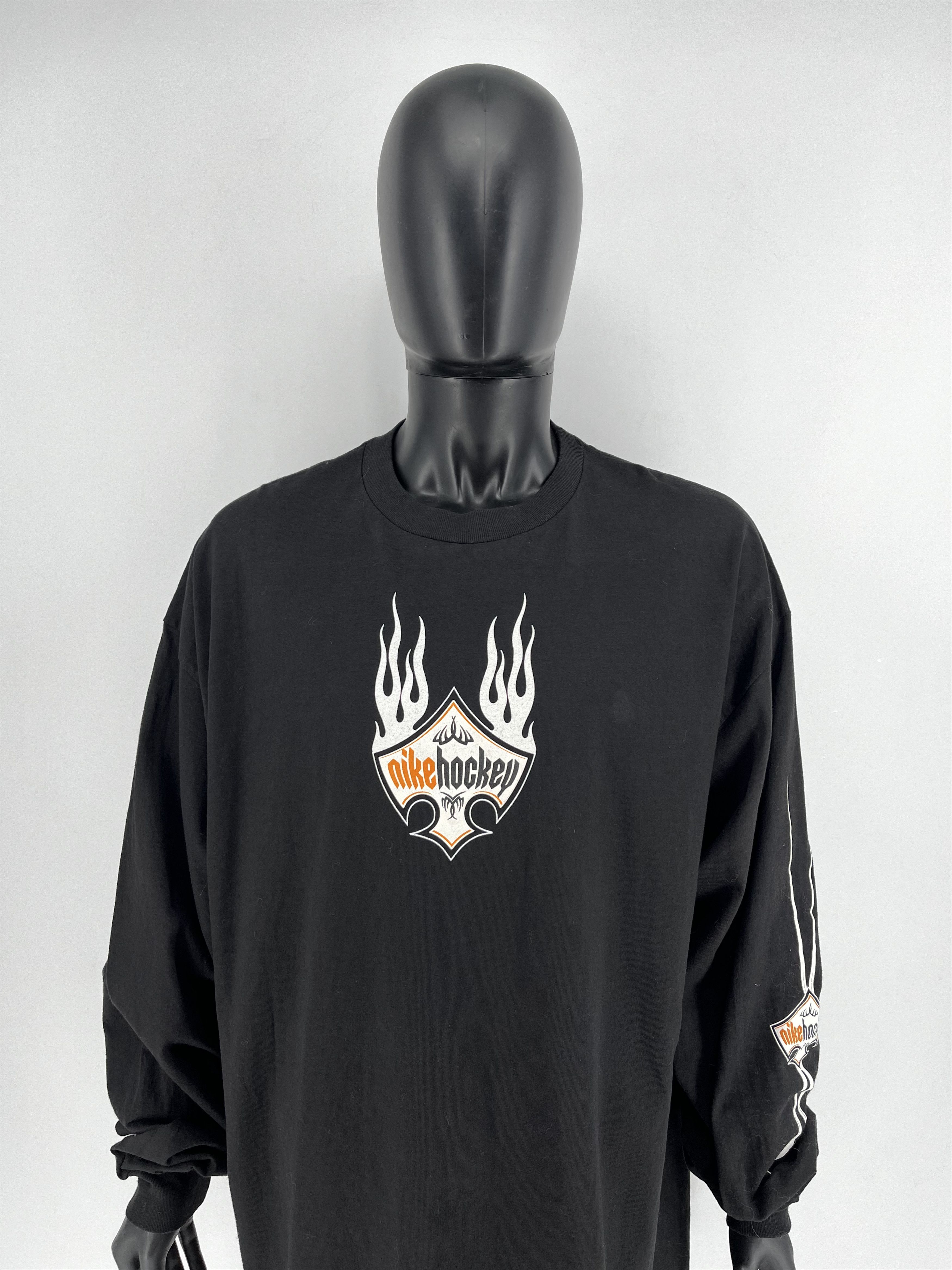 Nike Vintage Y2k Washed Black Nike Hockey Emblem Sweatshirts Size US XXL / EU 58 / 5 - 1 Thumbnail