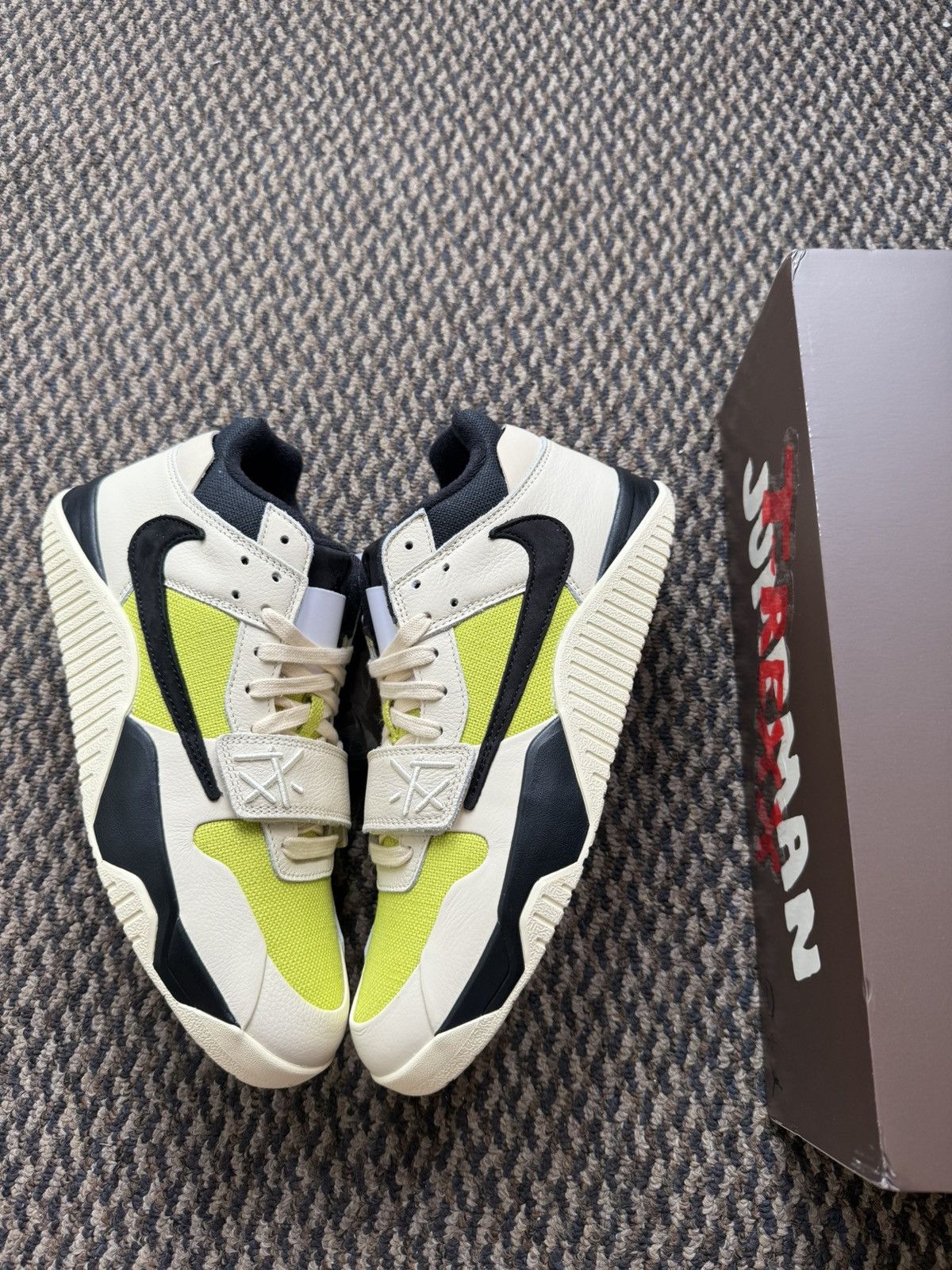 Jordan Brand × Travis Scott Jumpman Jack TR Bright Cactus Size US 11 / EU 44 - 1 Thumbnail