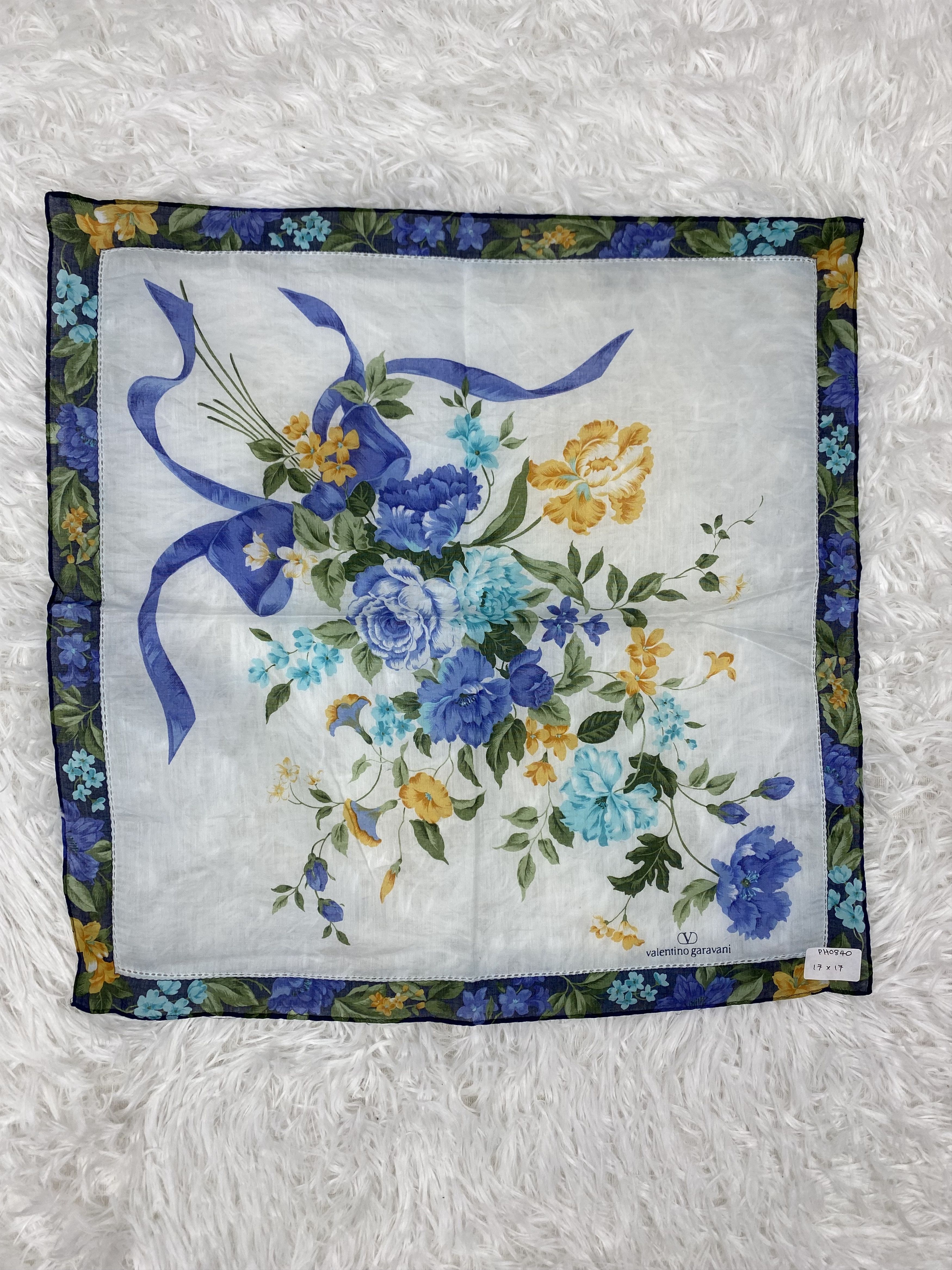 Valentino × Vintage Vintage Valentino Garavani Handkerchief Neckerchief PH0840 Size ONE SIZE - 3 Thumbnail