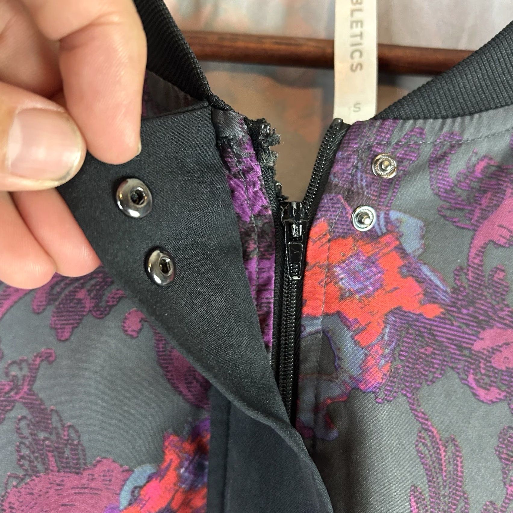 Fabletics Fabletics Ithaca Floral Lightweight Zip Up Athletic Bomber Jacket Small Size S / US 4 / IT 40 - 5 Thumbnail