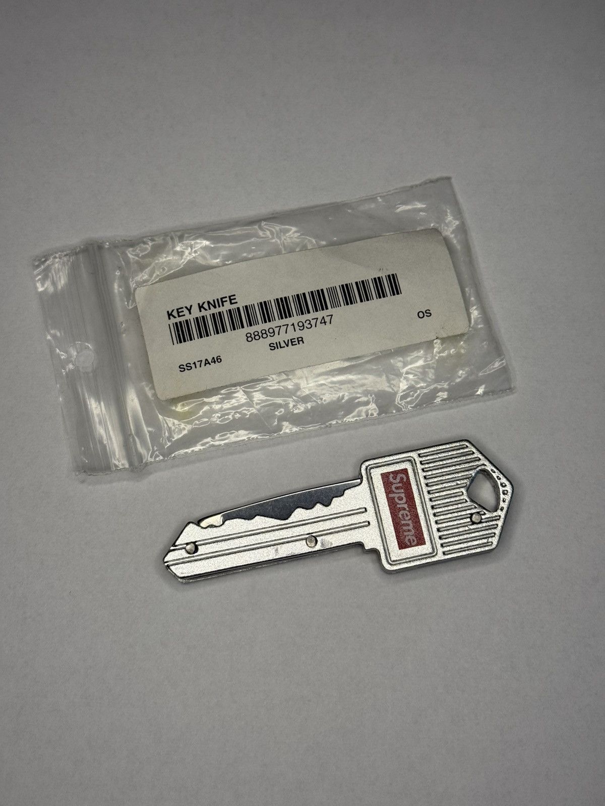 Supreme Supreme Key Knife SS17 Brand New Size ONE SIZE - 2 Thumbnail