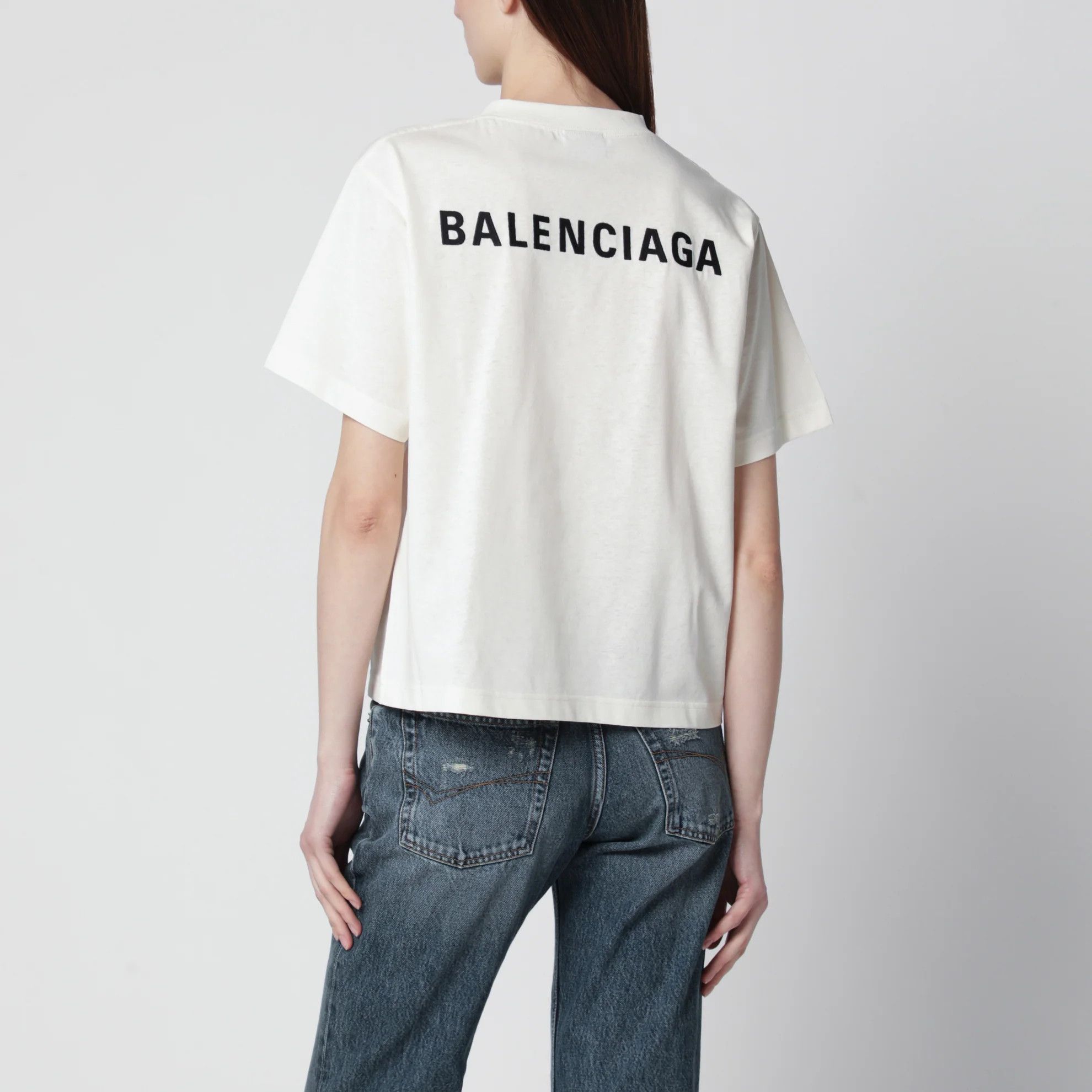 Balenciaga o1d2blof0426 Balenciaga Back Medium Fit T-Shirt in Cream Size M / US 6-8 / IT 42-44 - 3 Thumbnail