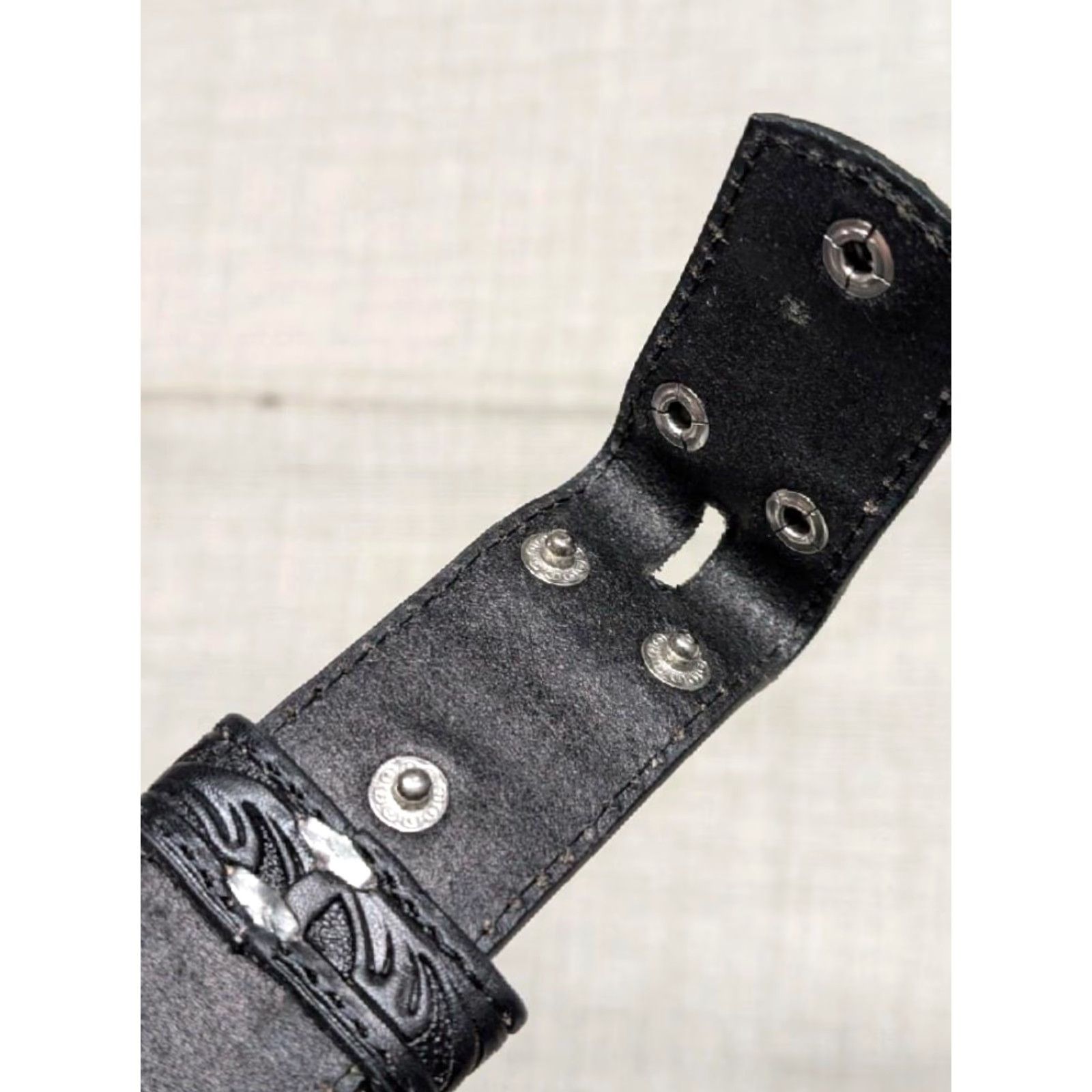 Ariat VINTAGE Ariat belt Western belt Tooled black cowhide leather 34 Size 34 - 7 Thumbnail