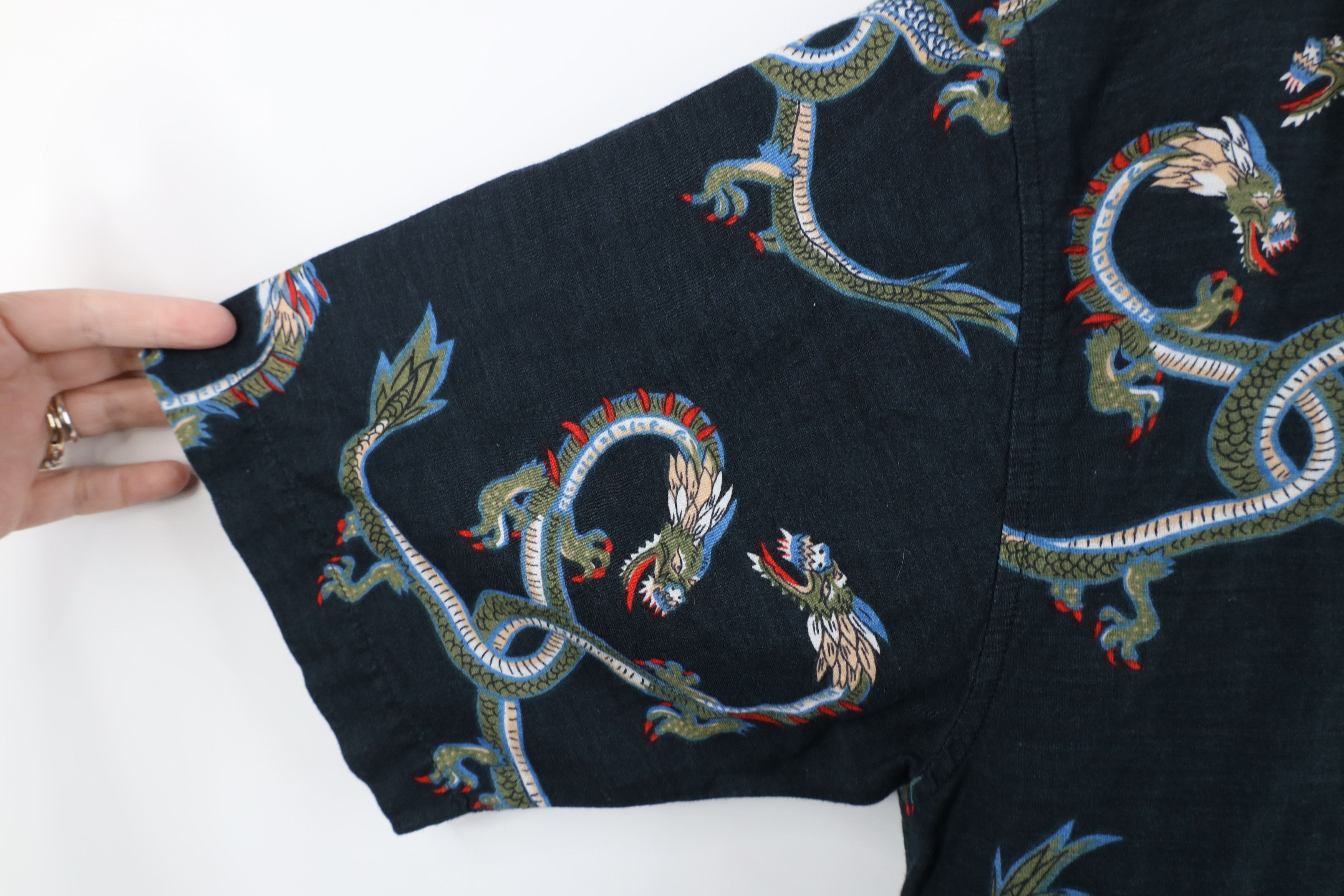 Vintage Vintage 90s Y2K Streetwear Dragon All Over Button Shirt Size US M / EU 48-50 / 2 - 5 Thumbnail
