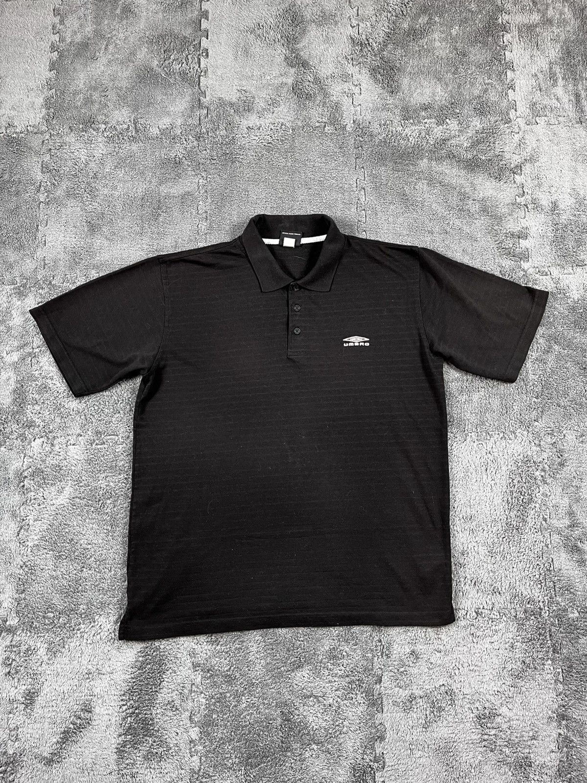 Umbro Vintage Y2K Umbro logo polo tee streetwear size L Size US L / EU 52-54 / 3 - 1 Thumbnail