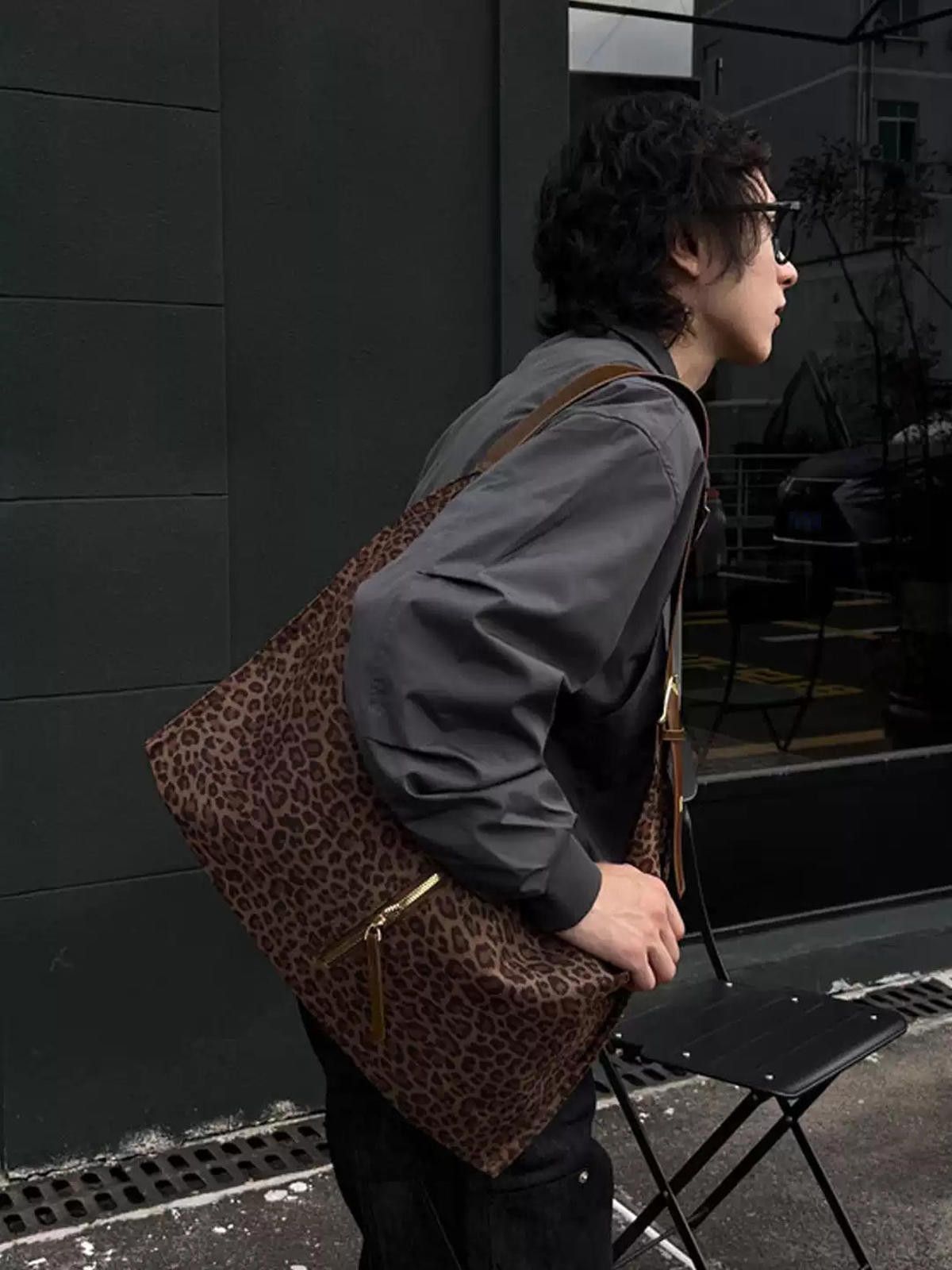 Vintage Dark Leopard Triangle Hobo Tote Size ONE SIZE - 2 Thumbnail
