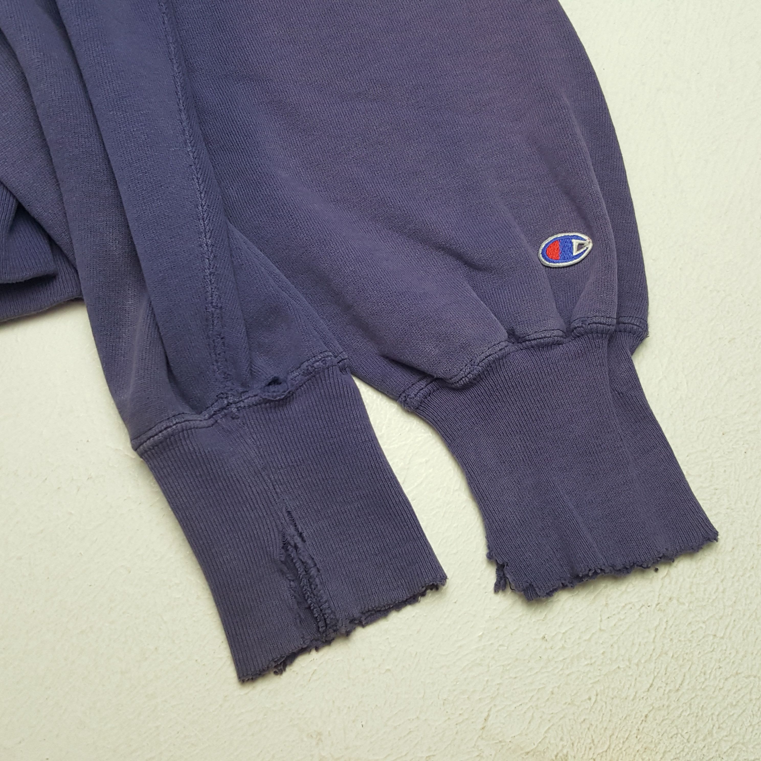 Champion × Vintage Vintage Champion Reverse Weave Distressed Sweatshirt Size US L / EU 52-54 / 3 - 7 Thumbnail