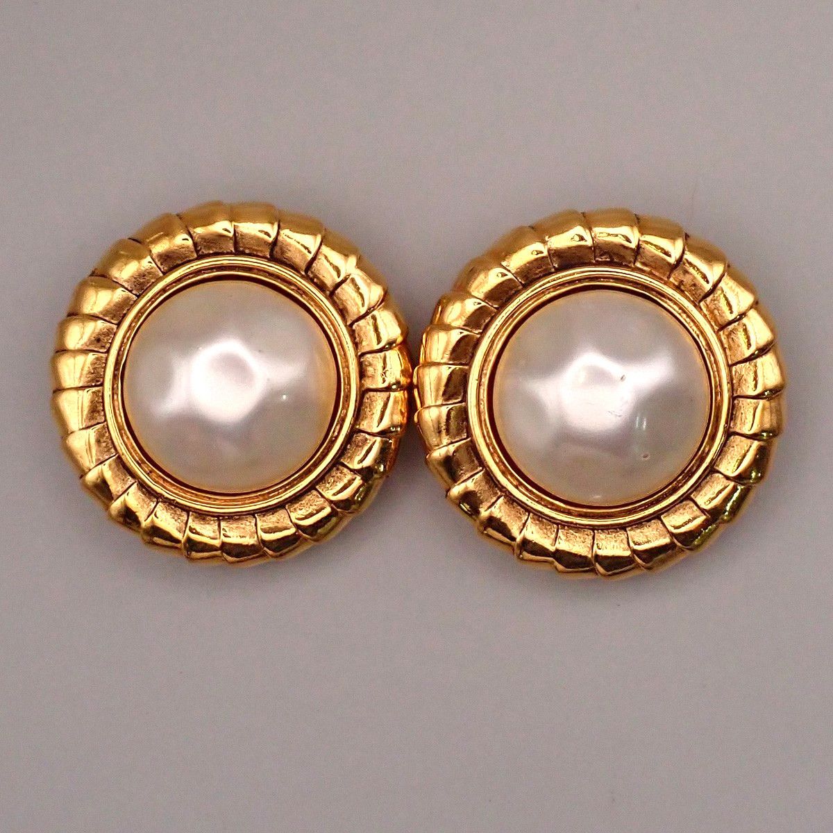 Chanel Chanel Baroque earring Size ONE SIZE - 1 Thumbnail