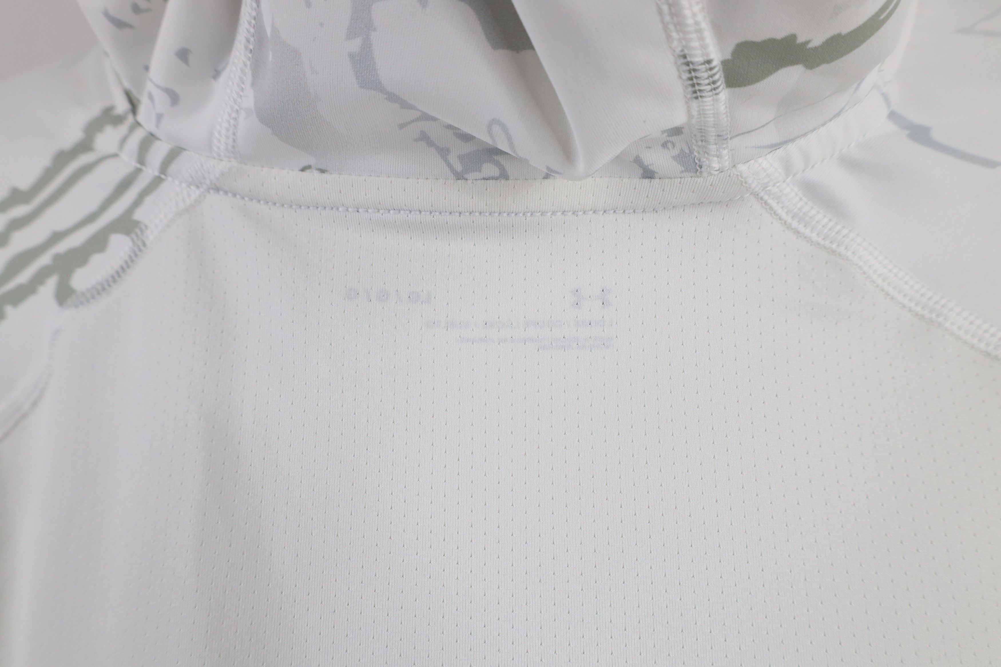 Under Armour × Vintage Under Armour Fishing Out Camouflage Hoodie T-Shirt White Size US L / EU 52-54 / 3 - 9 Thumbnail