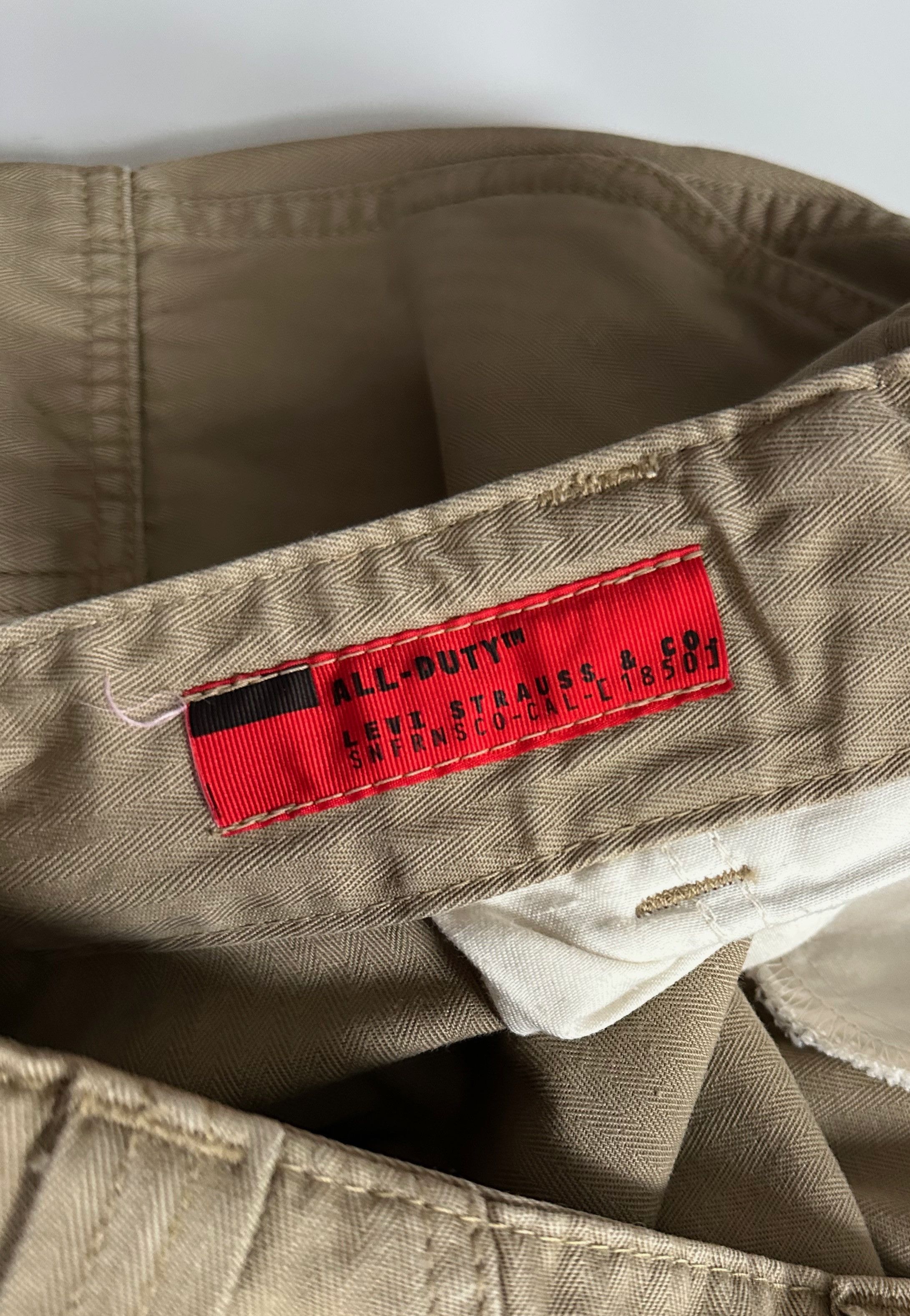 Levi's Vintage Clothing 1999 Levi's All-Duty Garments Cargo Trousers Beige Pants Size US 32 / EU 48 - 5 Thumbnail