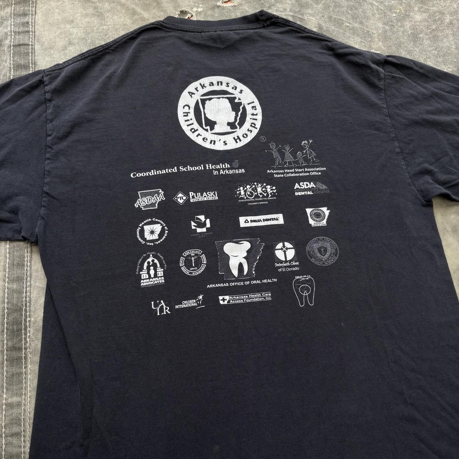 Hanes Vintage Y2K Chew Dip Die Spit Tobacco Anti Smoking SOS Shirt Size US L / EU 52-54 / 3 - 5 Thumbnail
