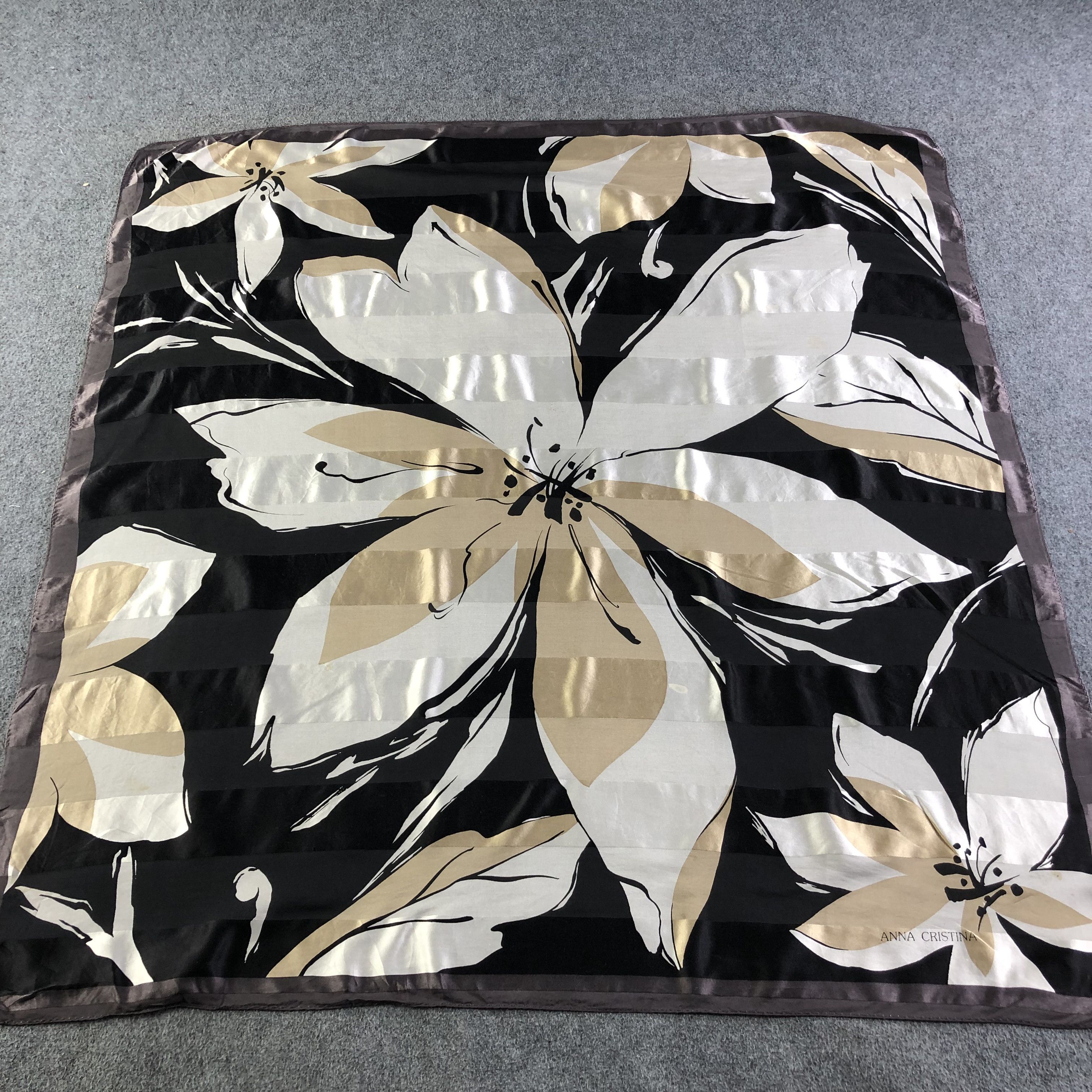 Japanese Brand Anna Cristina Floral Silk Scarf M959 Size ONE SIZE - 1 Thumbnail