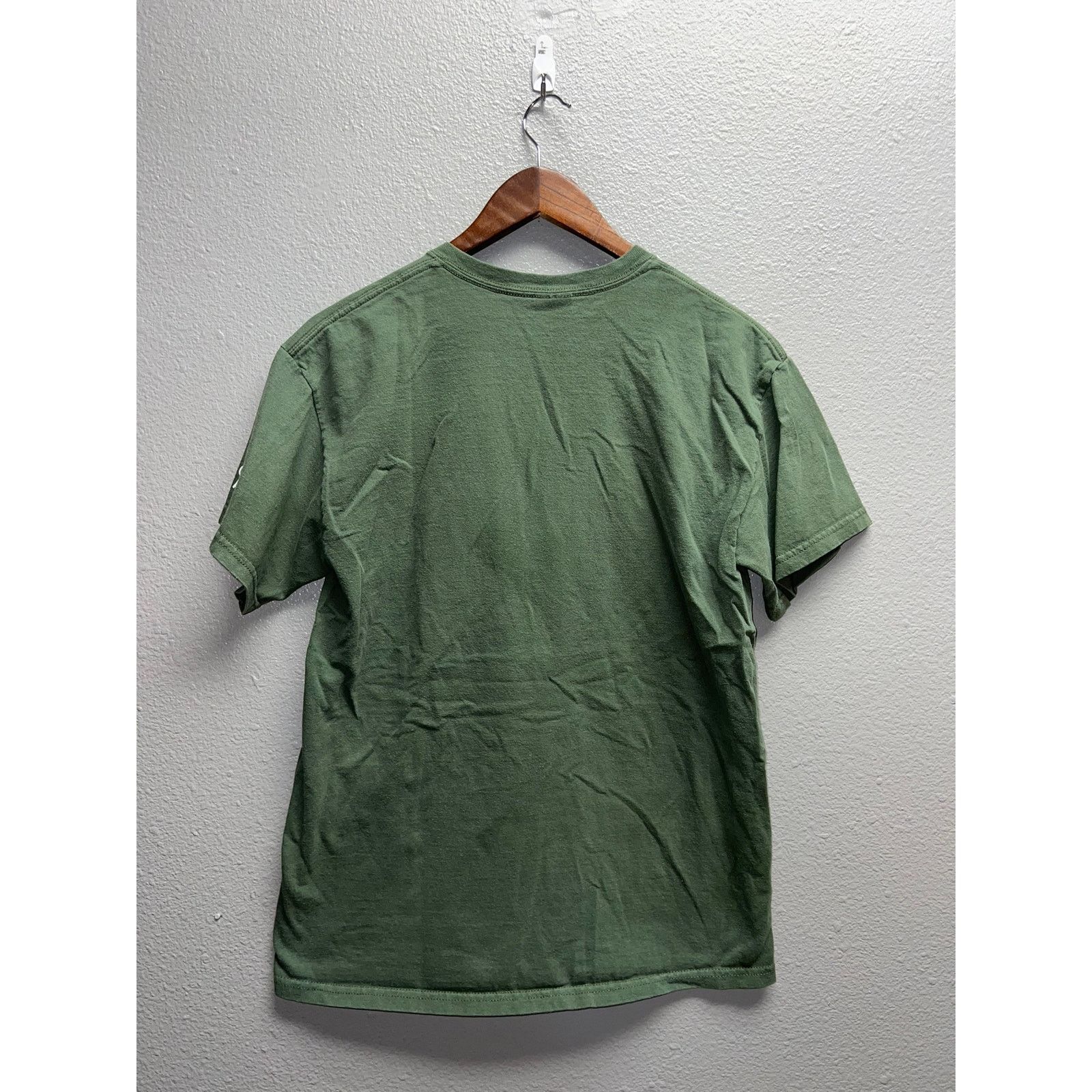 Gildan Vintage Bad To The Bone Shirt Wolf Cripple Creek Tee VTG M Size US M / EU 48-50 / 2 - 6 Thumbnail