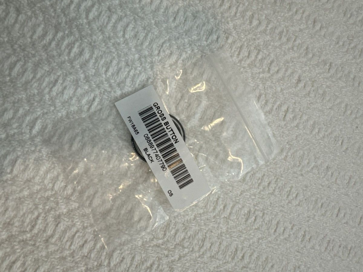 Supreme FW18 Supreme Gross Pin Size ONE SIZE - 2 Thumbnail