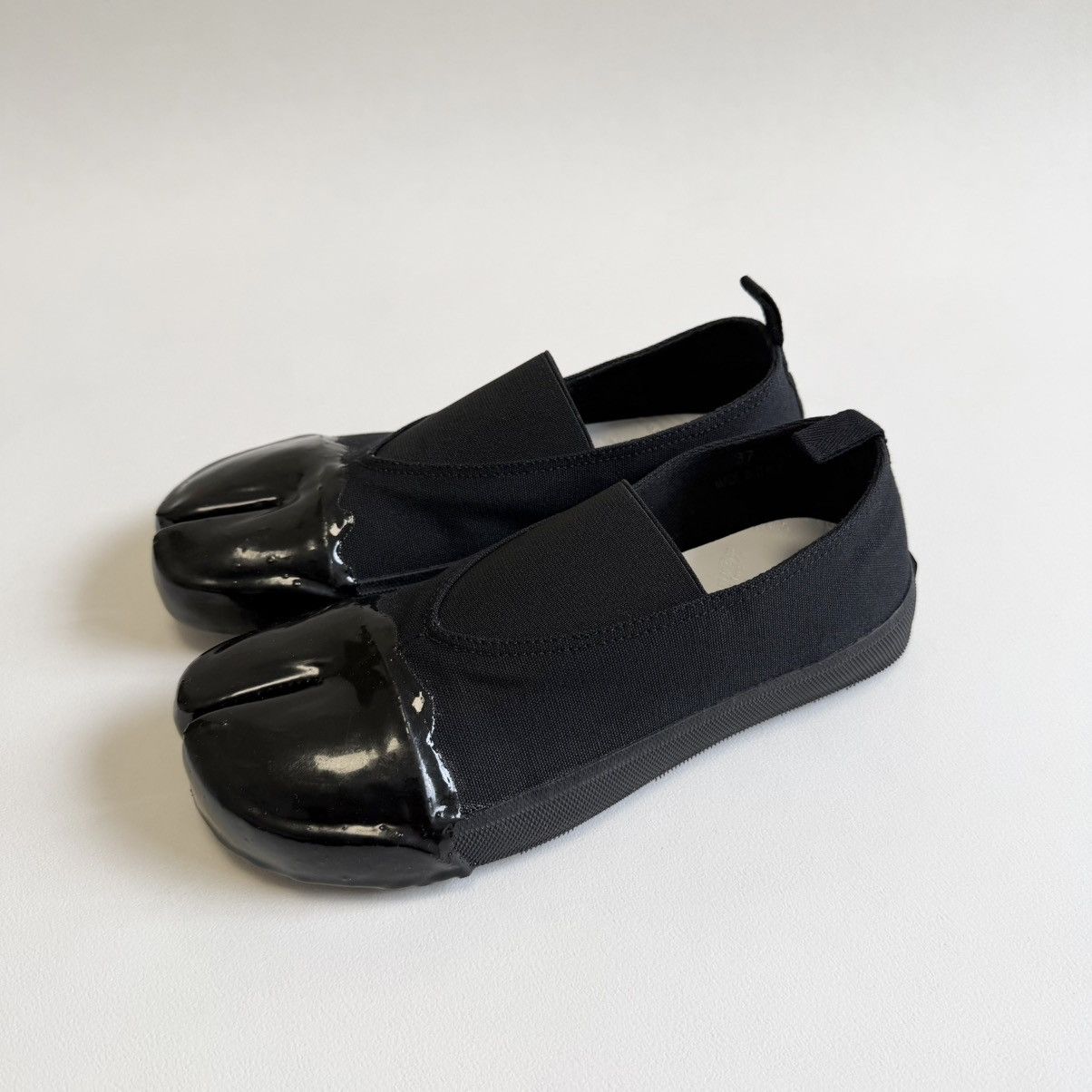 Maison Margiela S/S 20 Black ‘Resin Dipped’ Tabi Sneakers Size US 7 / IT 37 - 12 Thumbnail