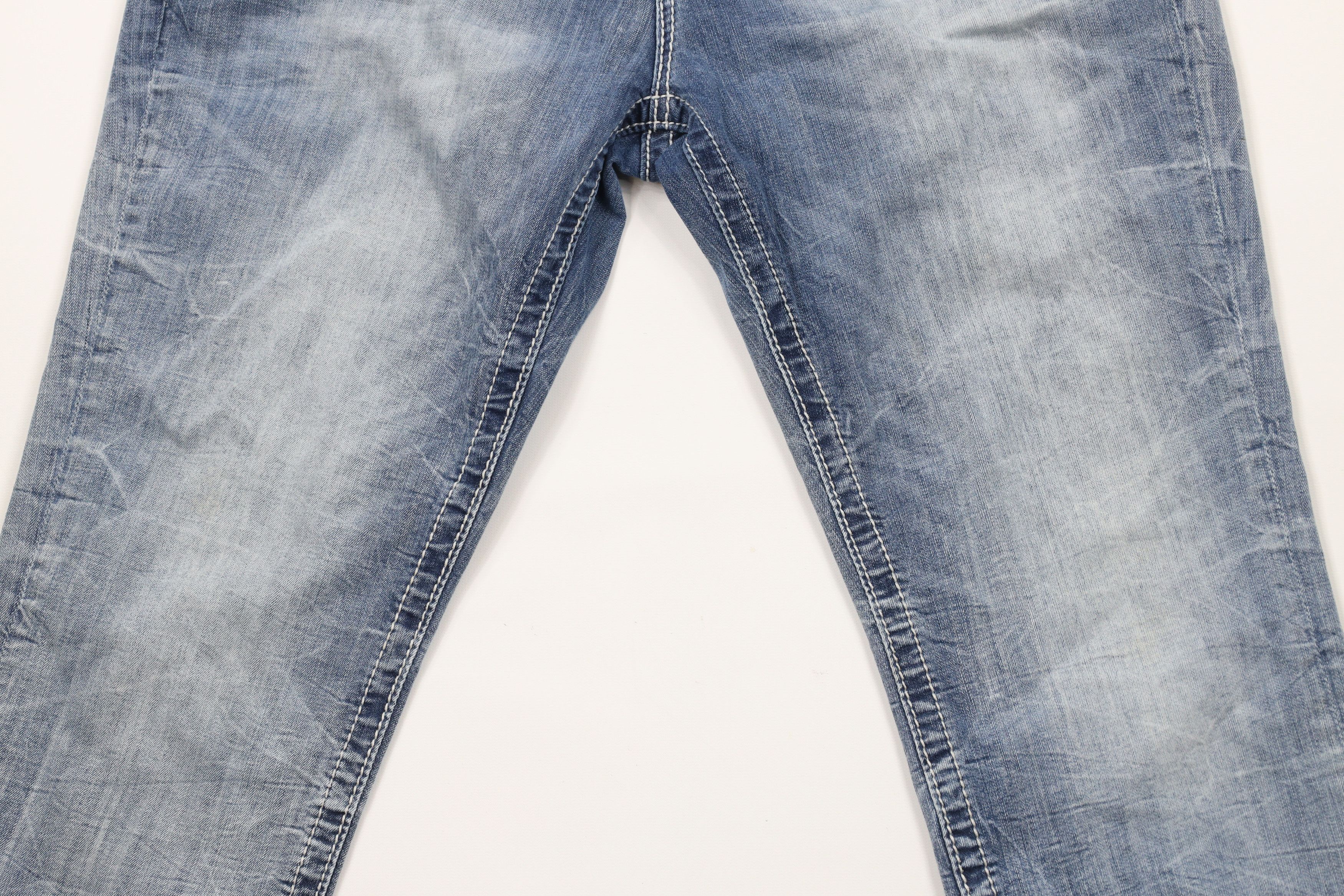 Miss Me × Vintage Miss Me Jeweled Fleur de Lis MMA Mid Rise Cropped Jeans Size 31" - 3 Thumbnail