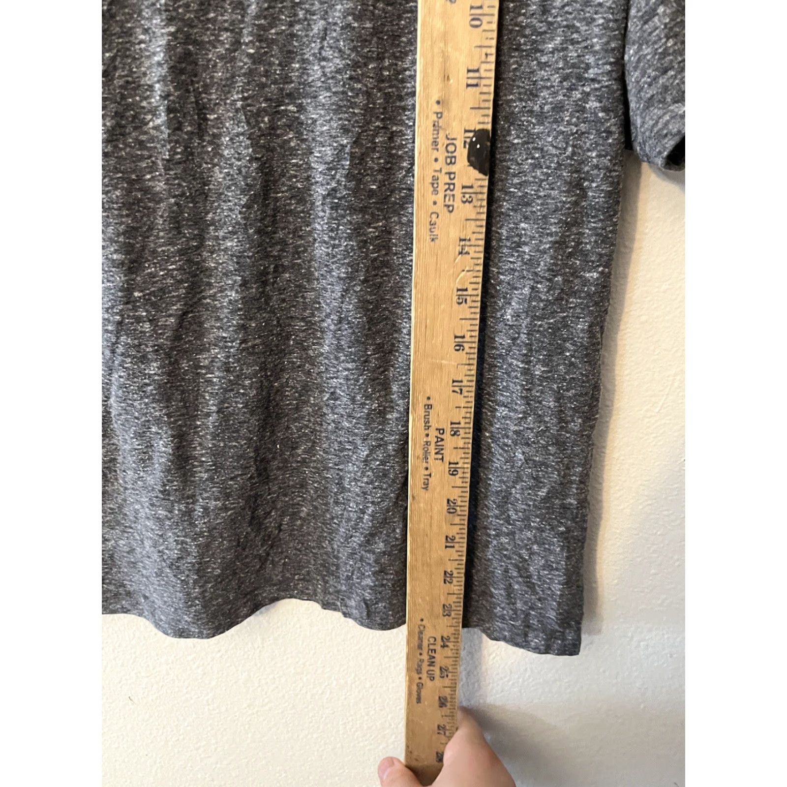 H&M H&M Divided T-Shirt Women L Gray Solid Basic Shirt, Size L, Regular, Gray, Women's Tee, Basic, Divided, Vintage? (no) Size L / US 10 / IT 46 - 5 Thumbnail