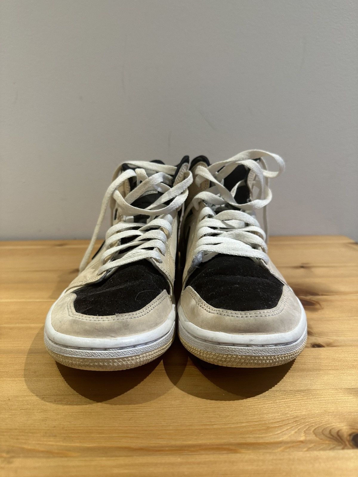 Jordan Brand × Nike Wmns Air Jordan 1 Mid 'Barely Orange' (Size 7.5) Size US 7.5 / IT 37.5 - 5 Thumbnail