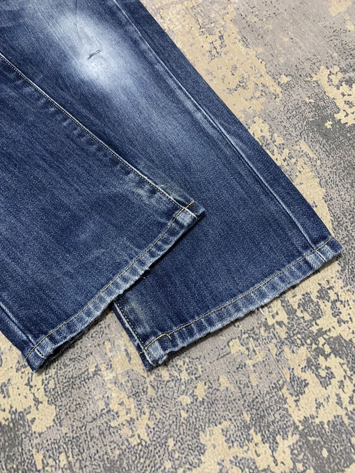 Japanese Brand Vtg Uniqlo Kaihara Slim Straight Selvedge Denim Jeans W31 Size US 31 - 6 Thumbnail