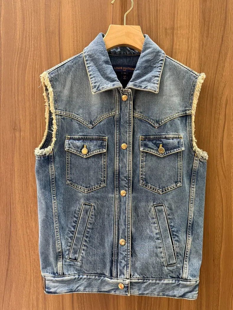 Louis Vuitton Louis Vuitton Cowboy vest Size 4XL / US 24-26 - 1 Thumbnail