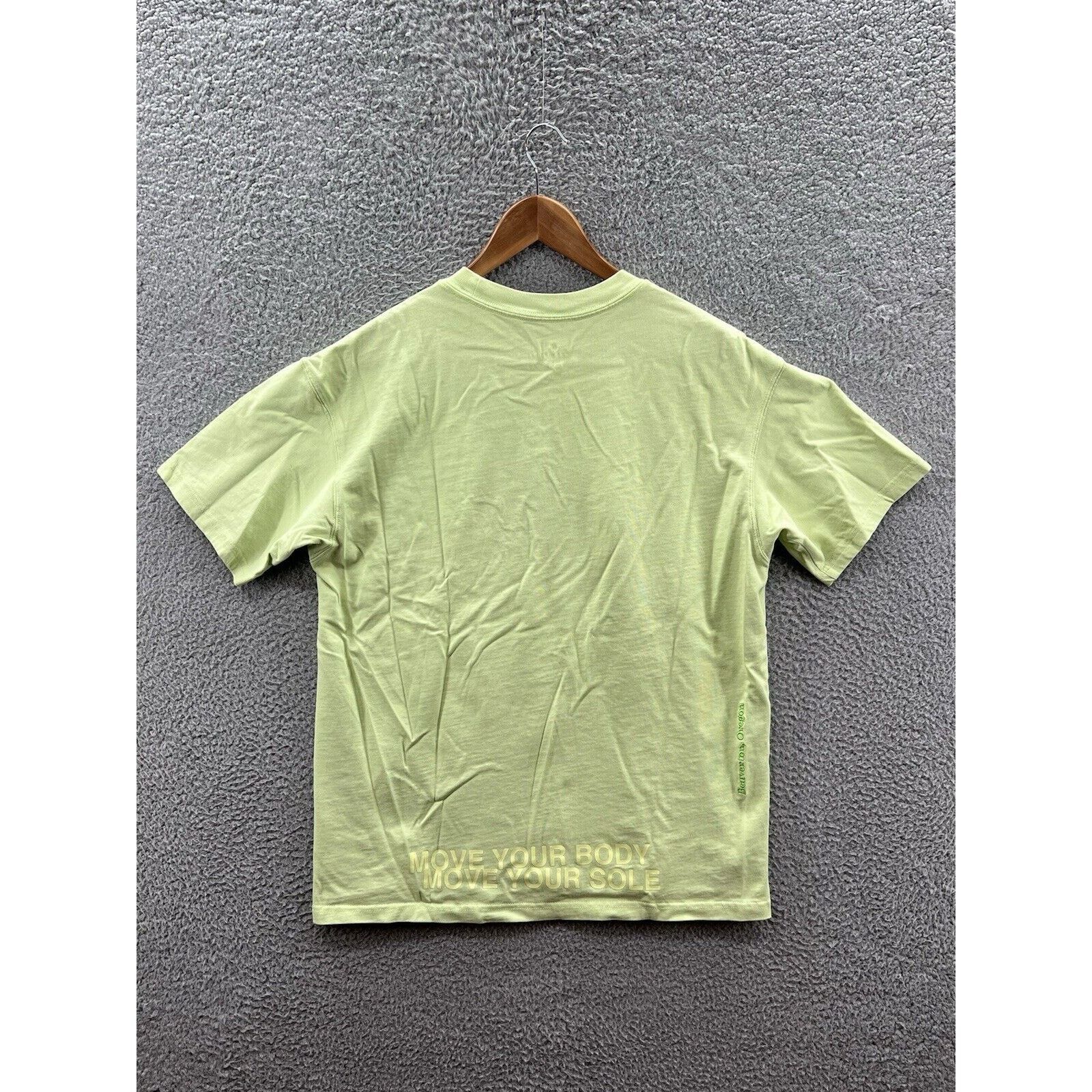 Nike Nike World Tour Liquid Lime T-Shirt DA0937-383 Size Medium Size US M / EU 48-50 / 2 - 2 Thumbnail