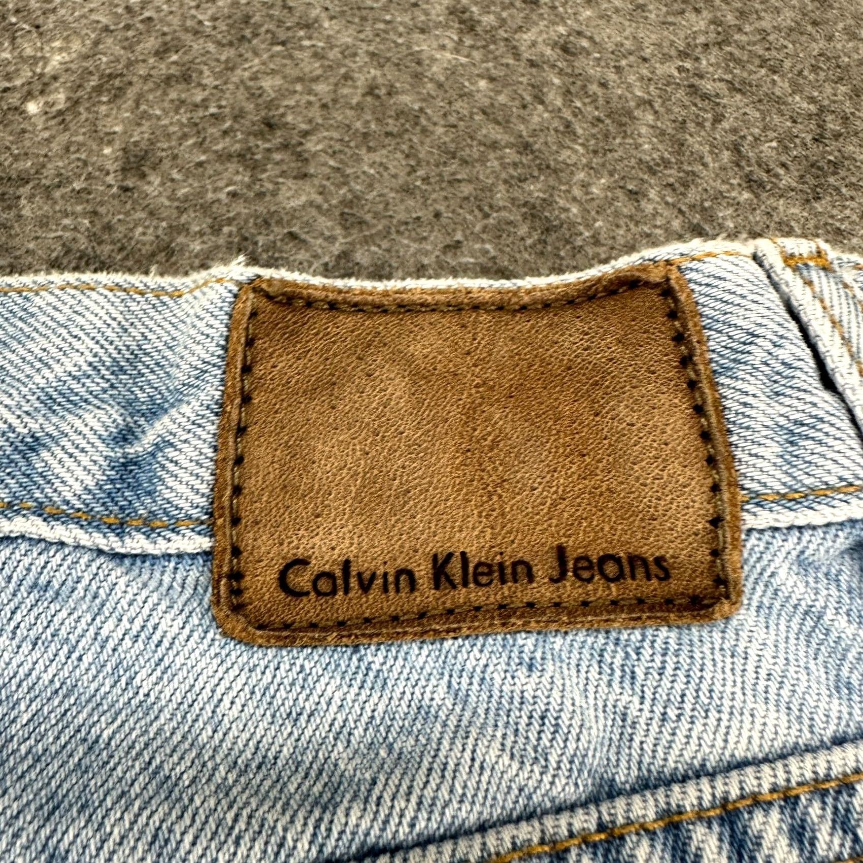 Calvin Klein Calvin Klein Jeans Mens 30x32 Blue Relaxed Fit Denim Straight 5-Pocket Distressed Y2K Baggy Inseam 32 Light Wash Jeans Men Size US 32 / EU 48 - 3 Thumbnail