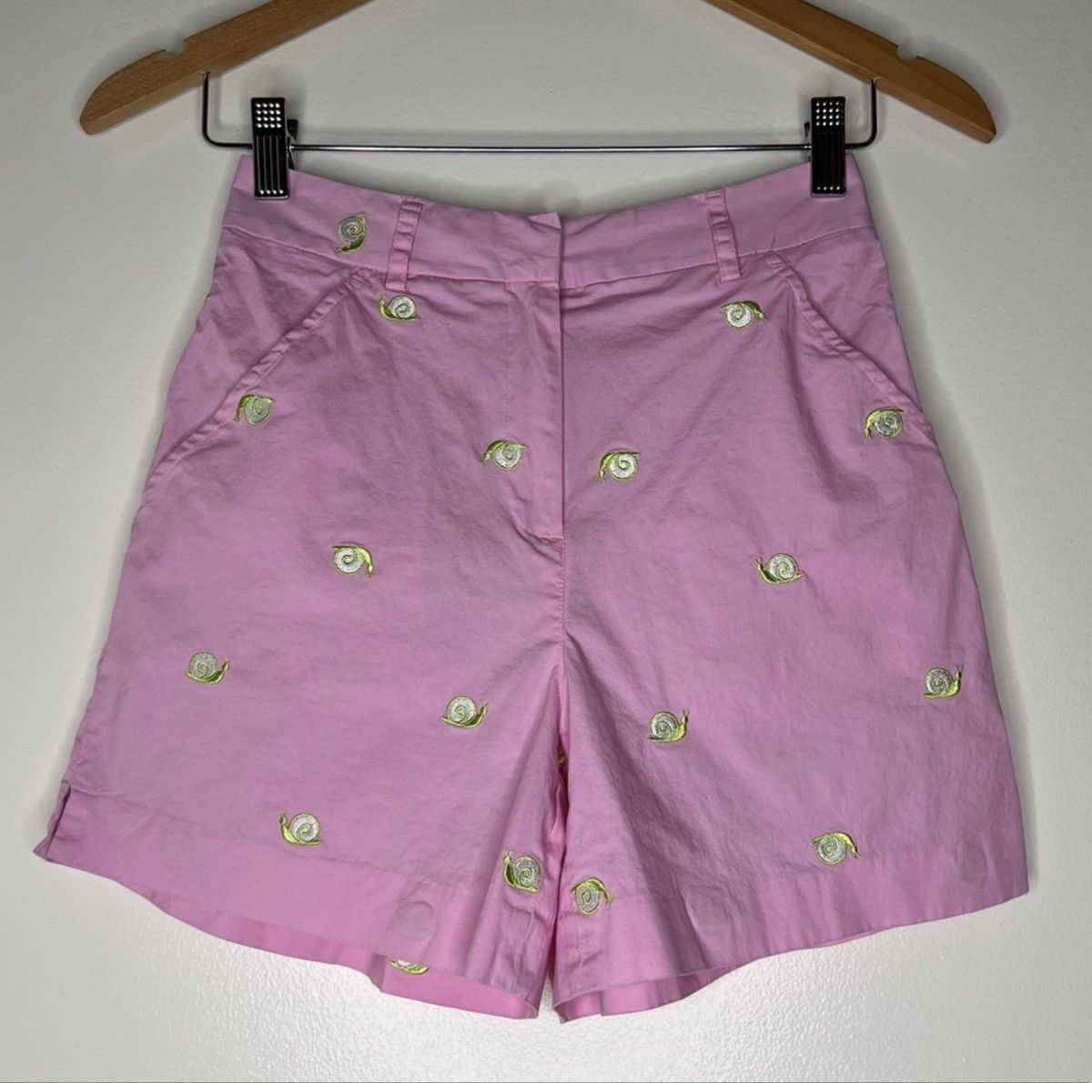 Lilly Pulitzer VTG White Label Lilly Pulitzer Chino Shorts snail SZ 2 Pink Size 26" / US 2 / IT 38 - 1 Thumbnail