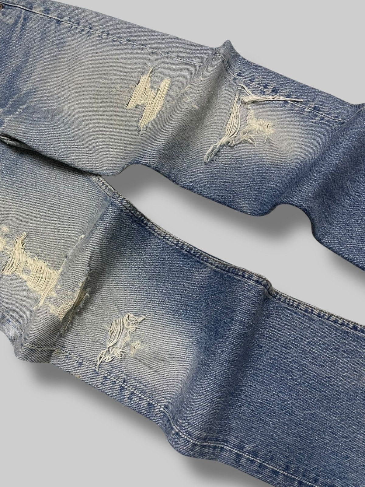 Levi's Vintage Clothing Vintage Og 1990s Original Levis 501 Distressed Clean Denim Size US 29 - 6 Thumbnail