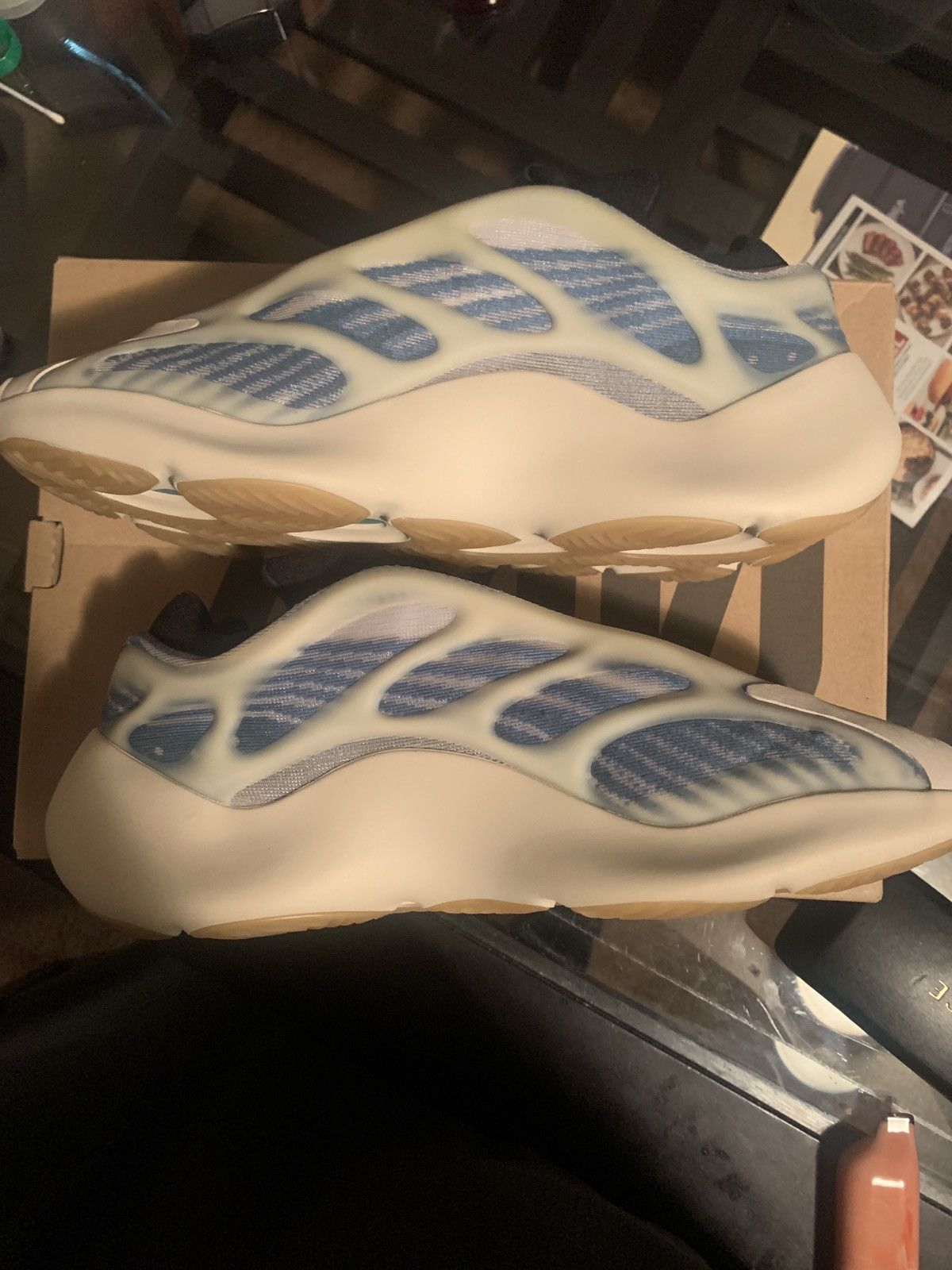 Adidas Yeezy 700 V3 Kyanite Size US 10 / EU 43 - 4 Thumbnail