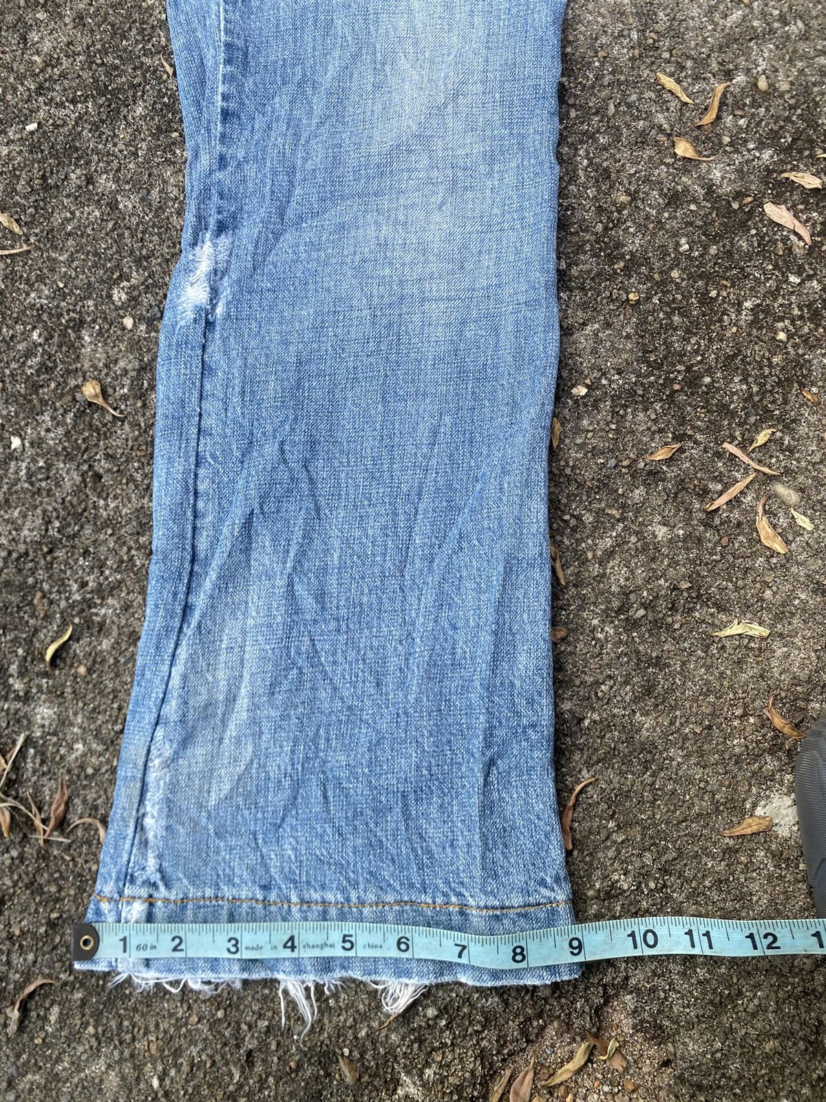 Dolce & Gabbana Dolce & Gabbana distressed light wash denim jeans Size US 32 / EU 48 - 15 Thumbnail