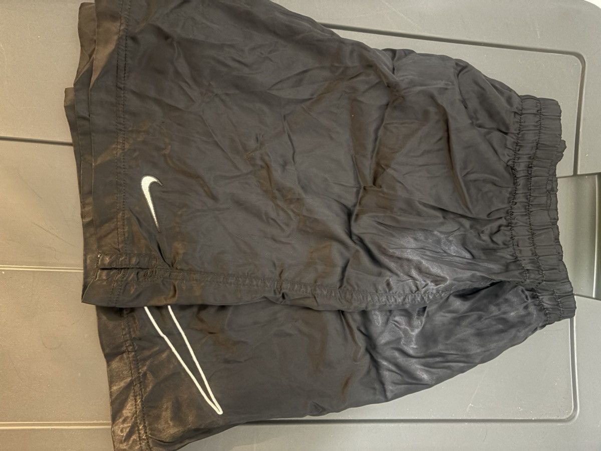 Nike Nike Vintage Nylon shorts Size US 32 / EU 48 - 2 Thumbnail