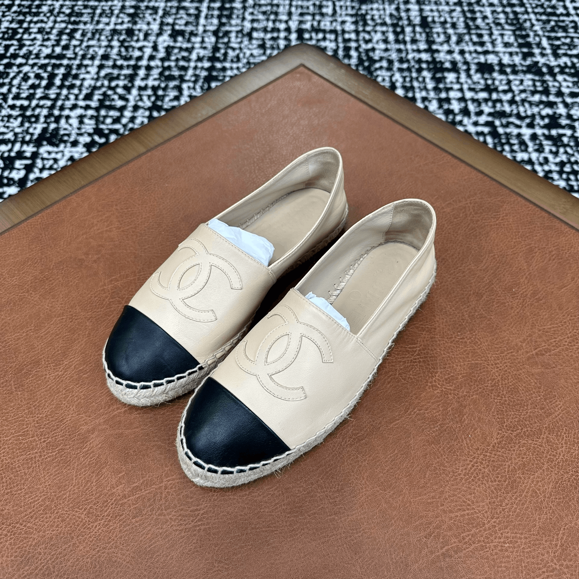 Chanel Chanel Casual Beige Lowtop Sneakers it_37 Women Size US 7 / IT 37 - 1 Thumbnail