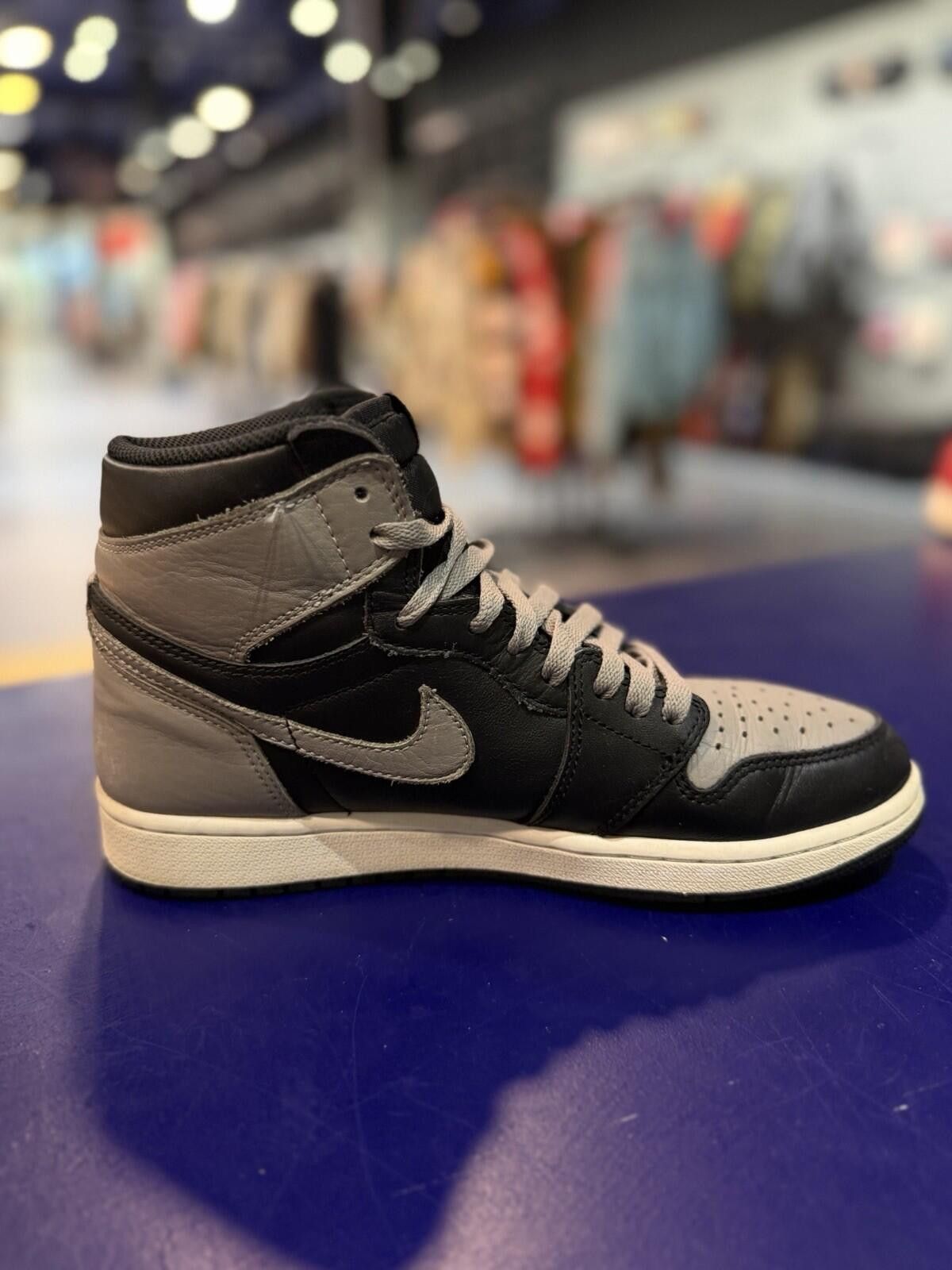 Jordan Brand Nike Air Jordan 1 Retro High OG Shadow (2018) Mens 8.5 Size US 8.5 / EU 41-42 - 5 Thumbnail