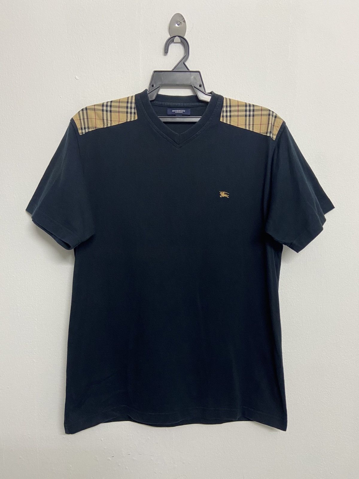 Burberry Burberry London Shoulder Patch T-Shirt Size US M / EU 48-50 / 2 - 1 Thumbnail