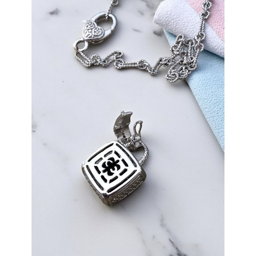 Unknown London NWOT Silver Locket Necklace with Black Gem Pendant Vintage Size ONE SIZE - 2 Thumbnail