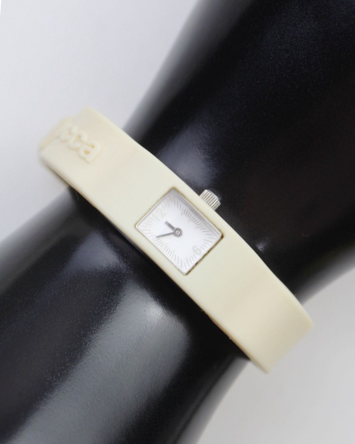 Issey Miyake × Seiko 1996 CABANE DE ZUCCA SEIKO CHEWING GUM “MILKY CURVE” WATCH Size ONE SIZE - 2 Thumbnail