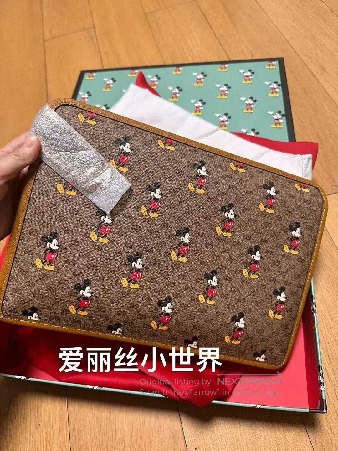 Gucci Gucci Mickey Mouse Handbag with Strap. Size ONE SIZE - 3 Thumbnail