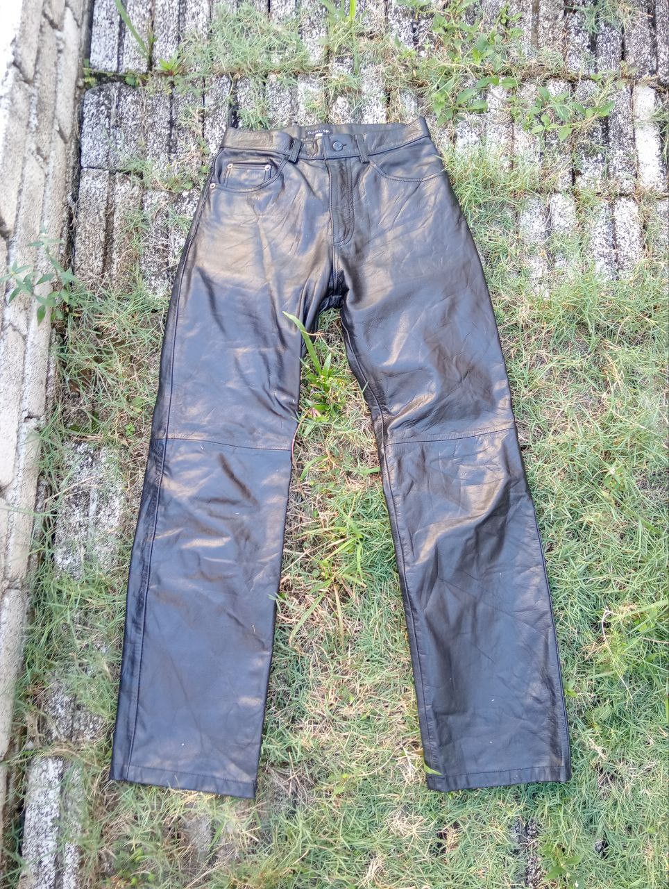 Japanese Brand Vintage Tesoro Mio Leather Pants Size US 27 - 1 Thumbnail