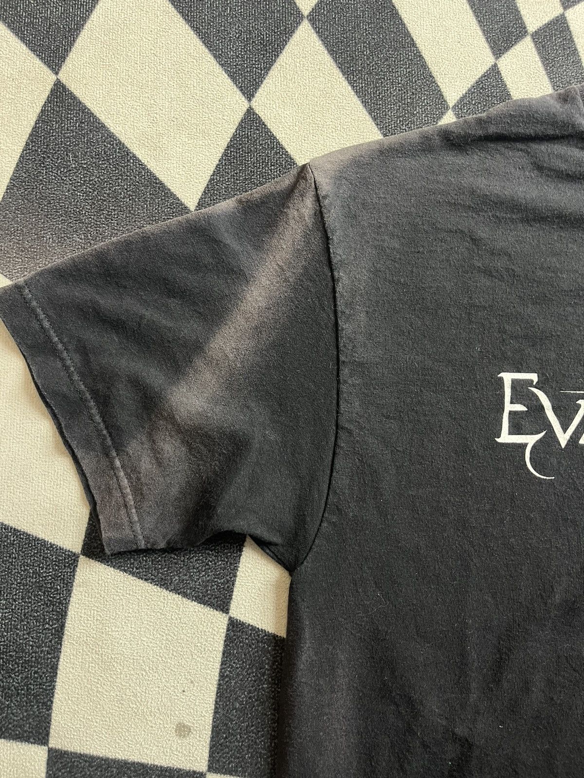 Band Tees Vintage EVANESCENCE Logo 2003’s (faded right arm) Band Size US L / EU 52-54 / 3 - 9 Thumbnail