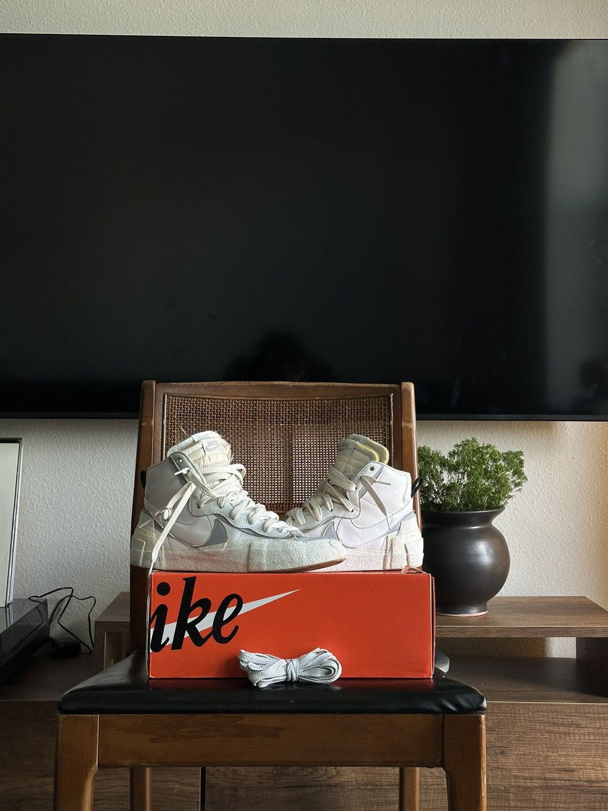 Nike × Sacai sacai x Blazer Mid 'White Grey' Size US 9 / EU 42 - 1 Thumbnail