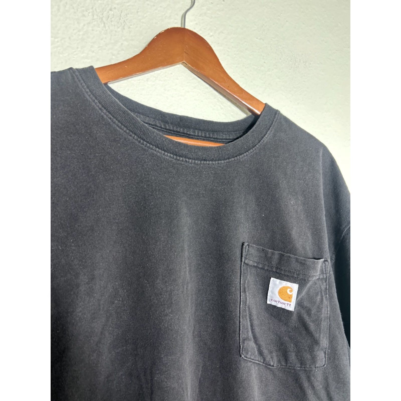 Carhartt VINTAGE Carhartt Mens XL Short Sleeve T Shirt Faded Black Oil Stains Loose Fit Size US XL / EU 56 / 4 - 3 Thumbnail
